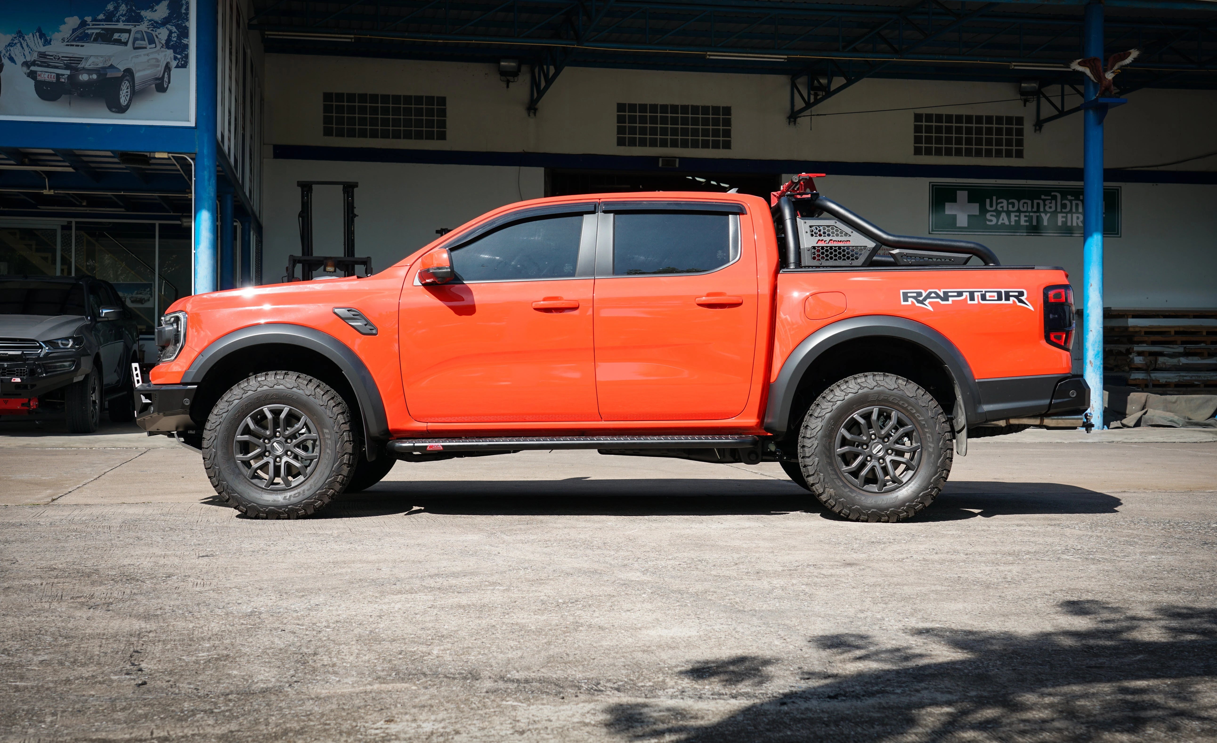 Ranger Raptor 2022-On 030-09 All Sand Black Side Step Package - SKU MCC-05011-309SBS