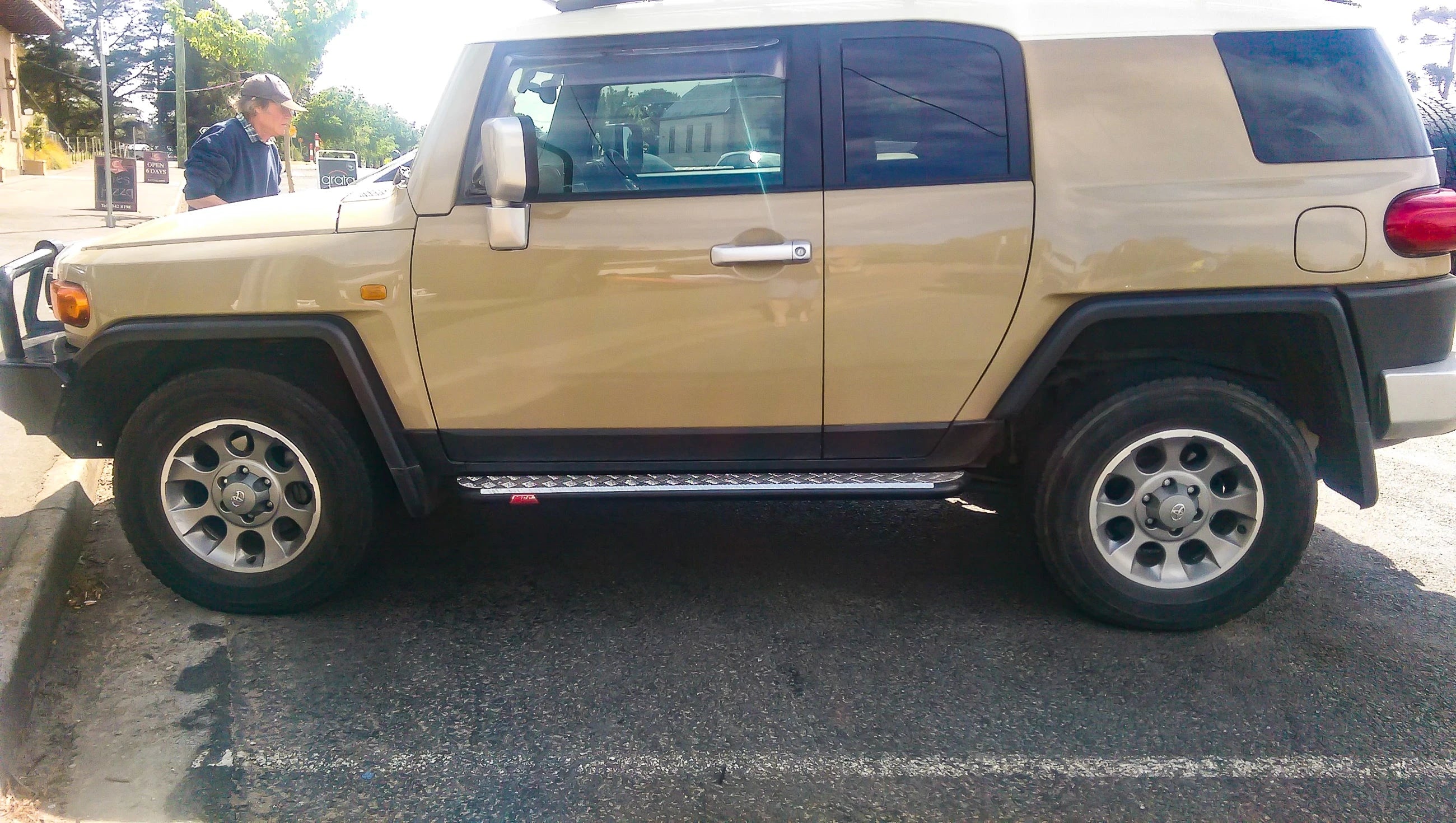 FJ Cruiser XJ10 2006-On 030-09SBS All Sand Black Side Step Package - SKU MCC-01012-309SBS