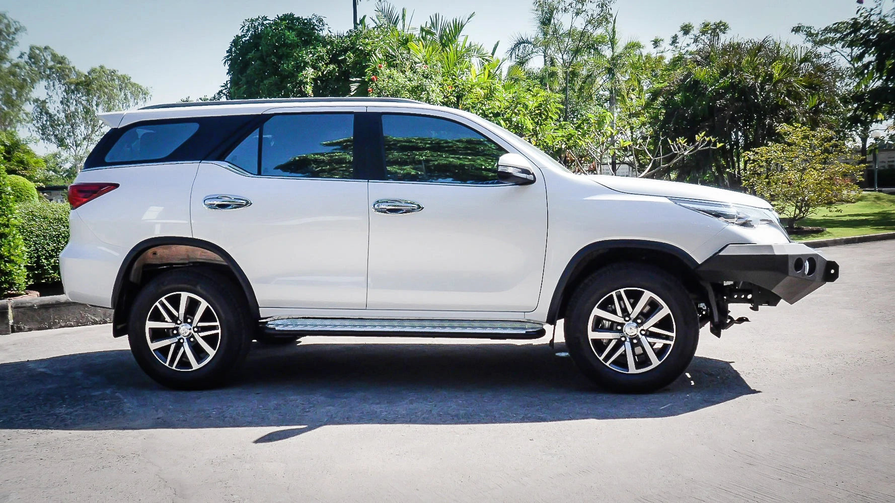 Fortuner 2015-Current 030-09SBS All Sand Black Side Step Package - SKU MCC-01018-309BS
