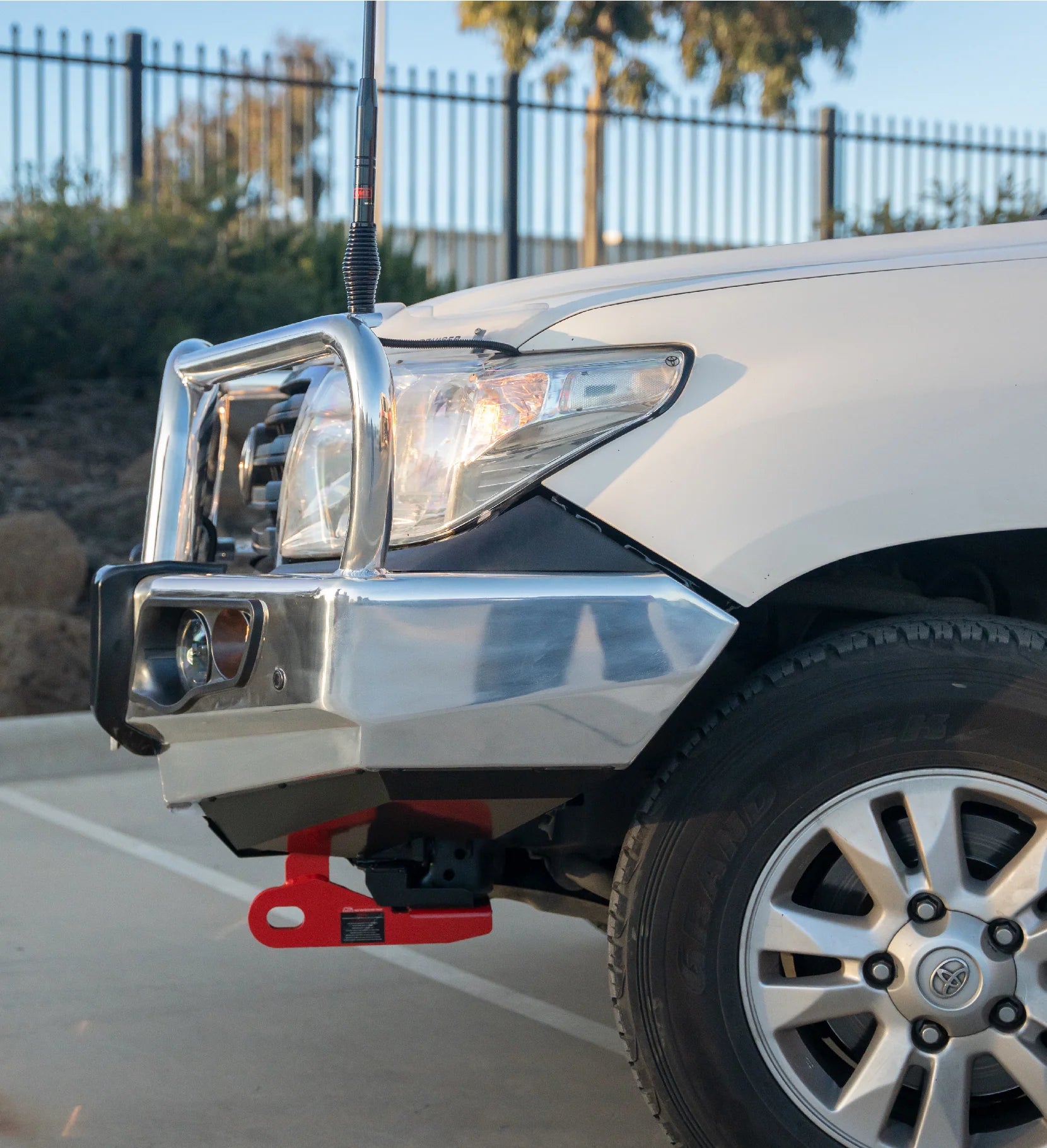 Land Cruiser 200 Series Prefacelift 2007-2015 707-01A Alloy Falcon Bull Bar Triple Loops Package (LED Foglight) - SKU MCC-01008-701AWFOGUP