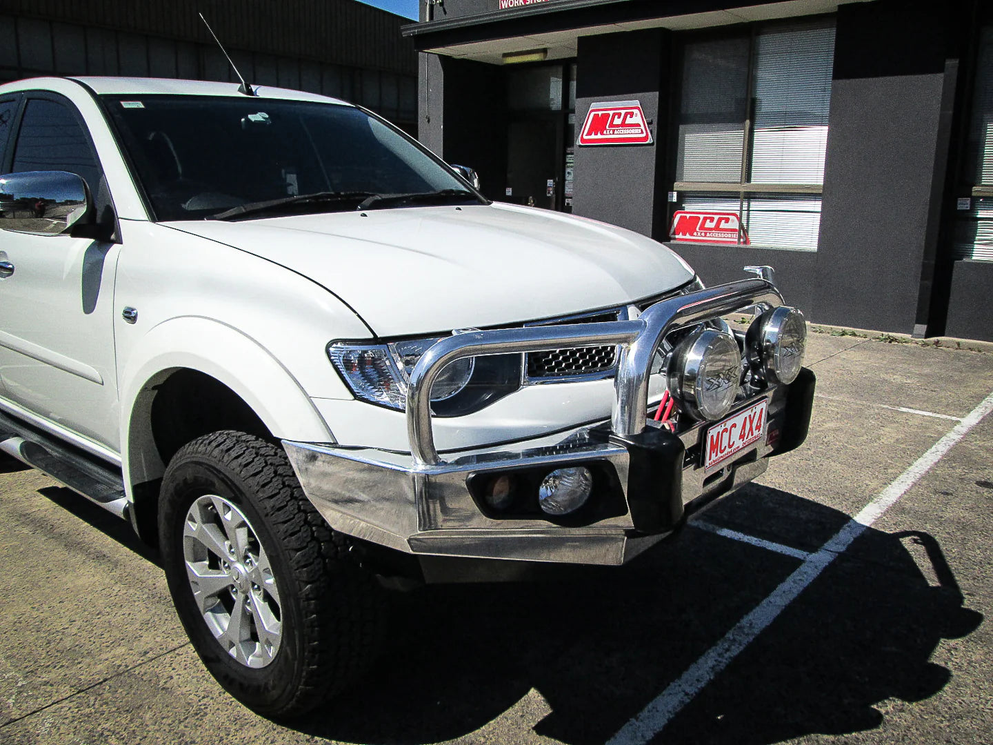 Triton ML,MN 2006-2015 707-01A Alloy Falcon Bull Bar Triple Loops Package (LED Foglight) - SKU MCC-02002-701AWFOGUP