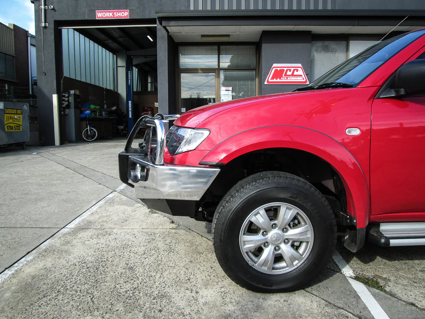 Triton ML,MN 2006-2015 707-02A Alloy Falcon Bull Bar A-Frame Package (LED Foglight) - SKU MCC-02002-702AWFOGUP