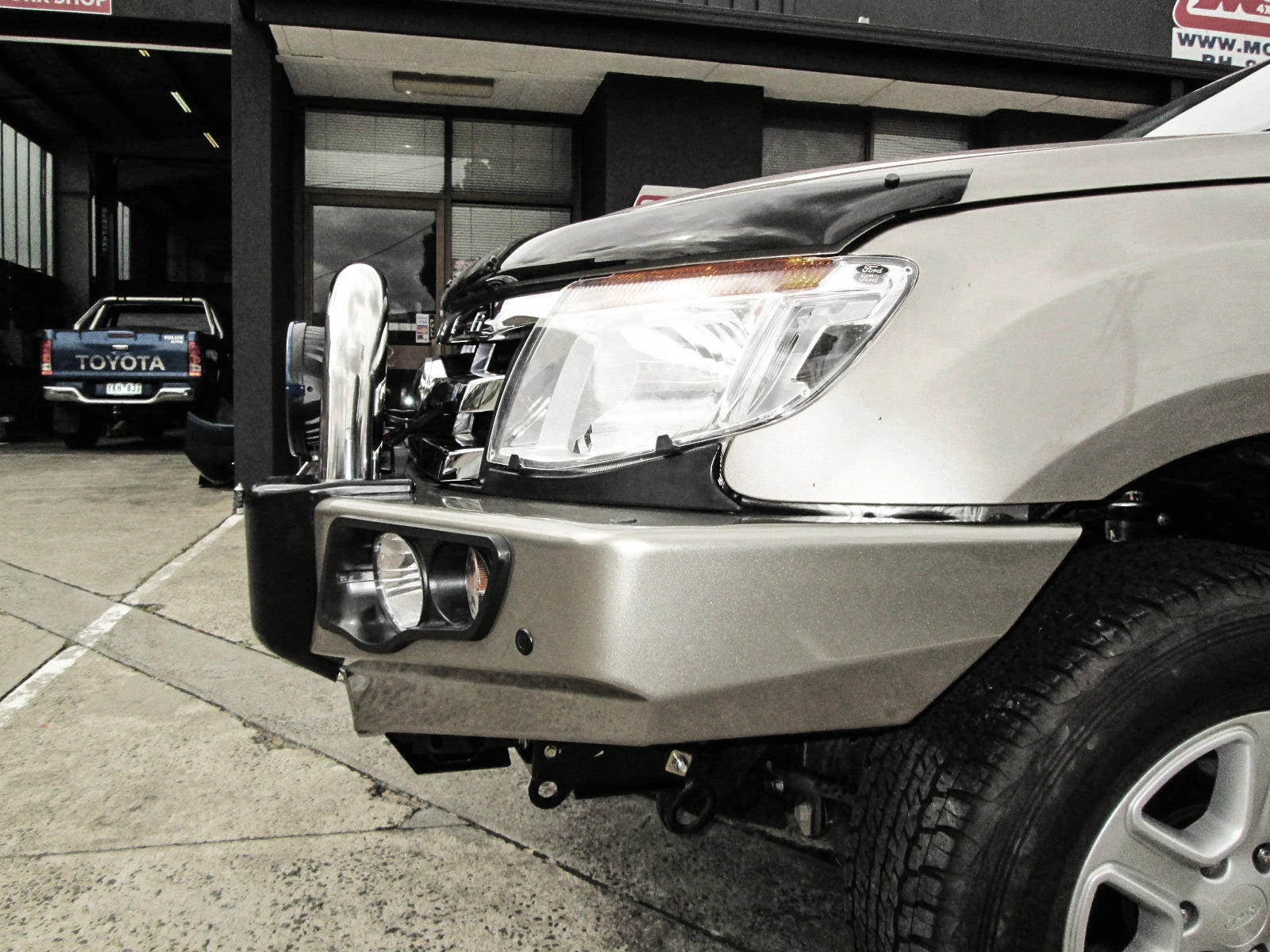 Ranger PX 1 2011-2015 707-01 Falcon Bull Bar Single Black Loops Package (No Foglight) - SKU MCC-05003-701SBL