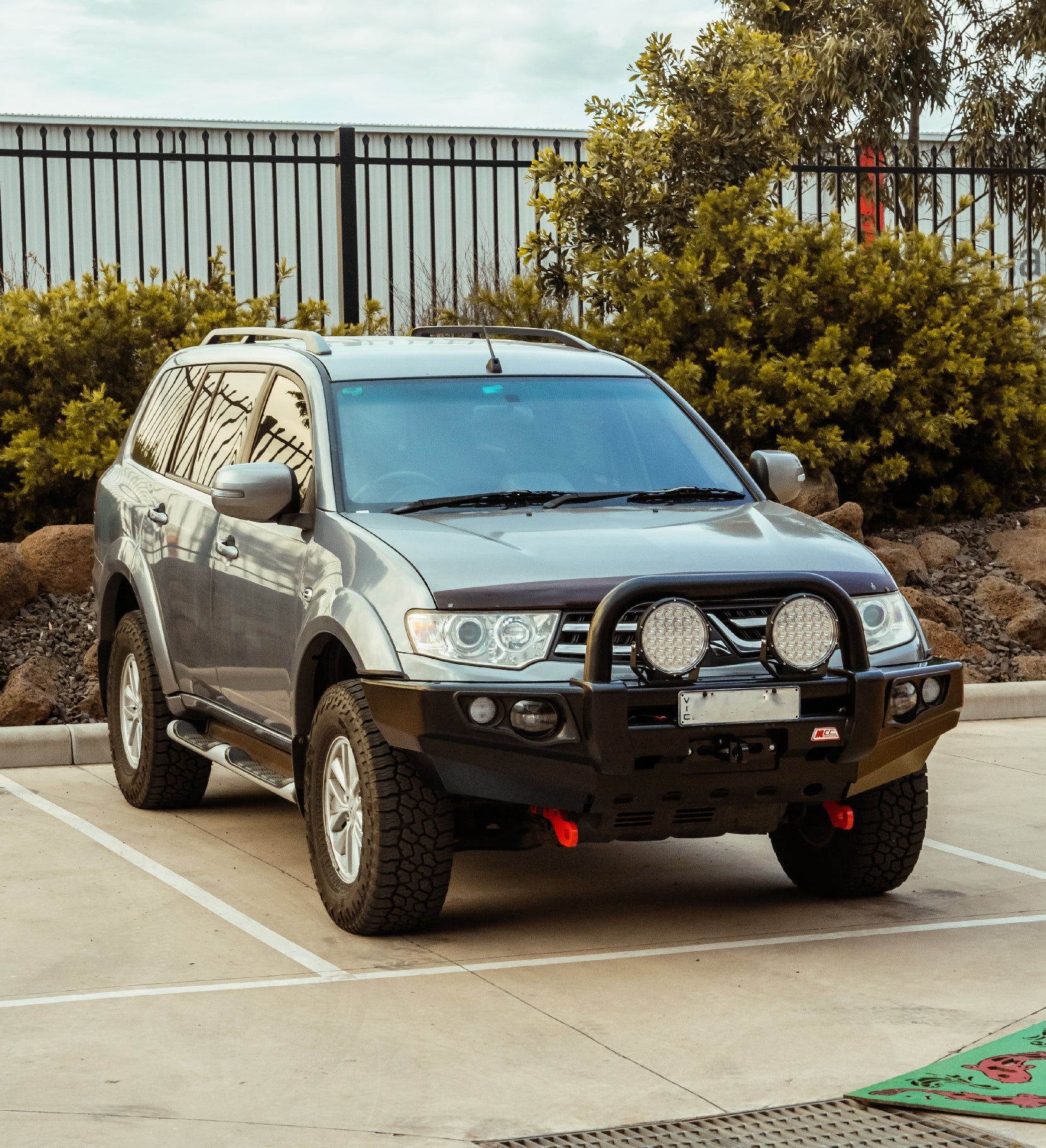 Triton ML,MN 2006-2015 707-01 Falcon Bull Bar Single Black Loops Package (LED Foglight) - SKU MCC-02002-701SBLFOGUP