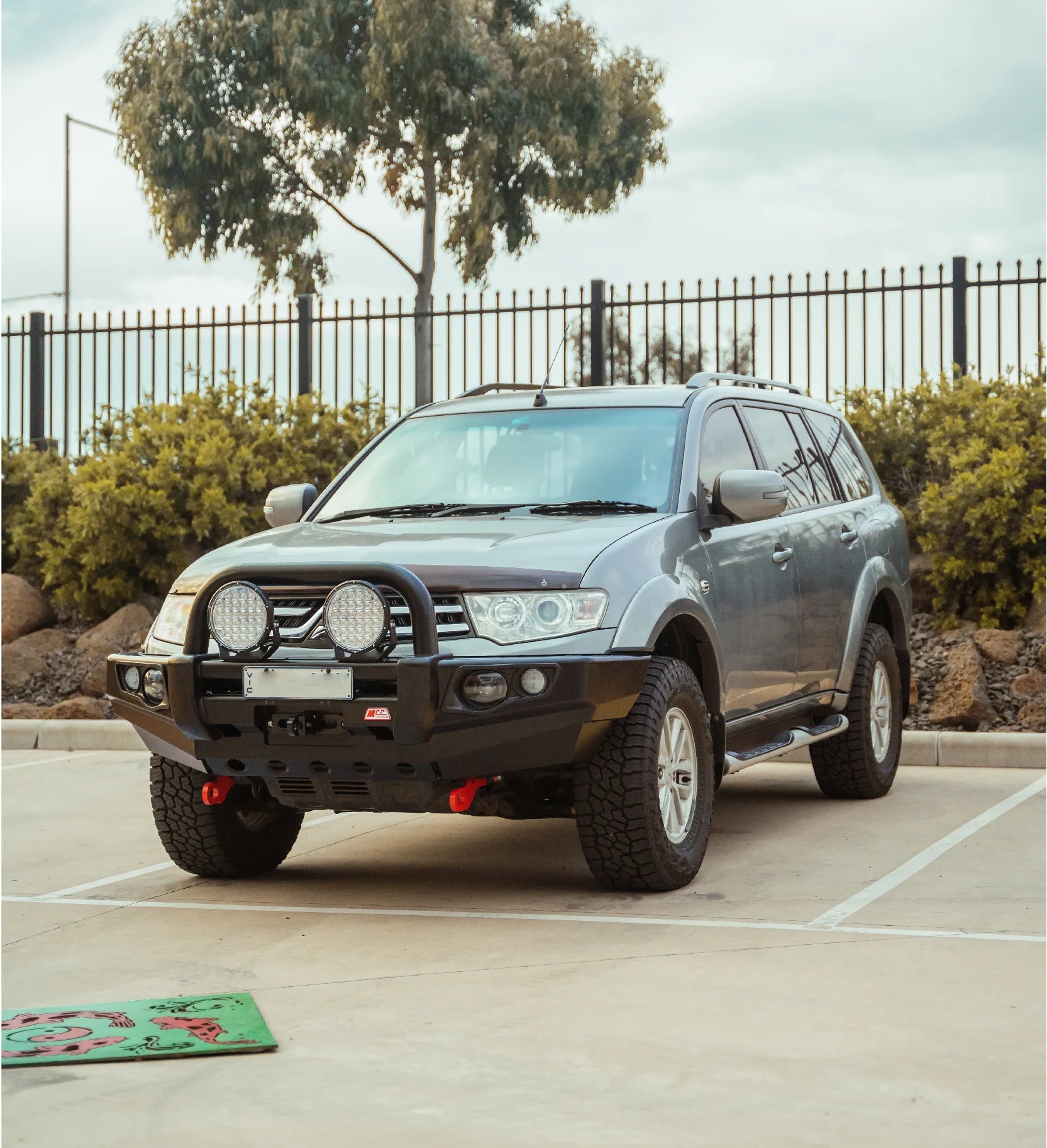 Triton ML,MN 2006-2015 707-01 Falcon Bull Bar Single Black Loops Package (LED Foglight) - SKU MCC-02002-701SBLFOGUP