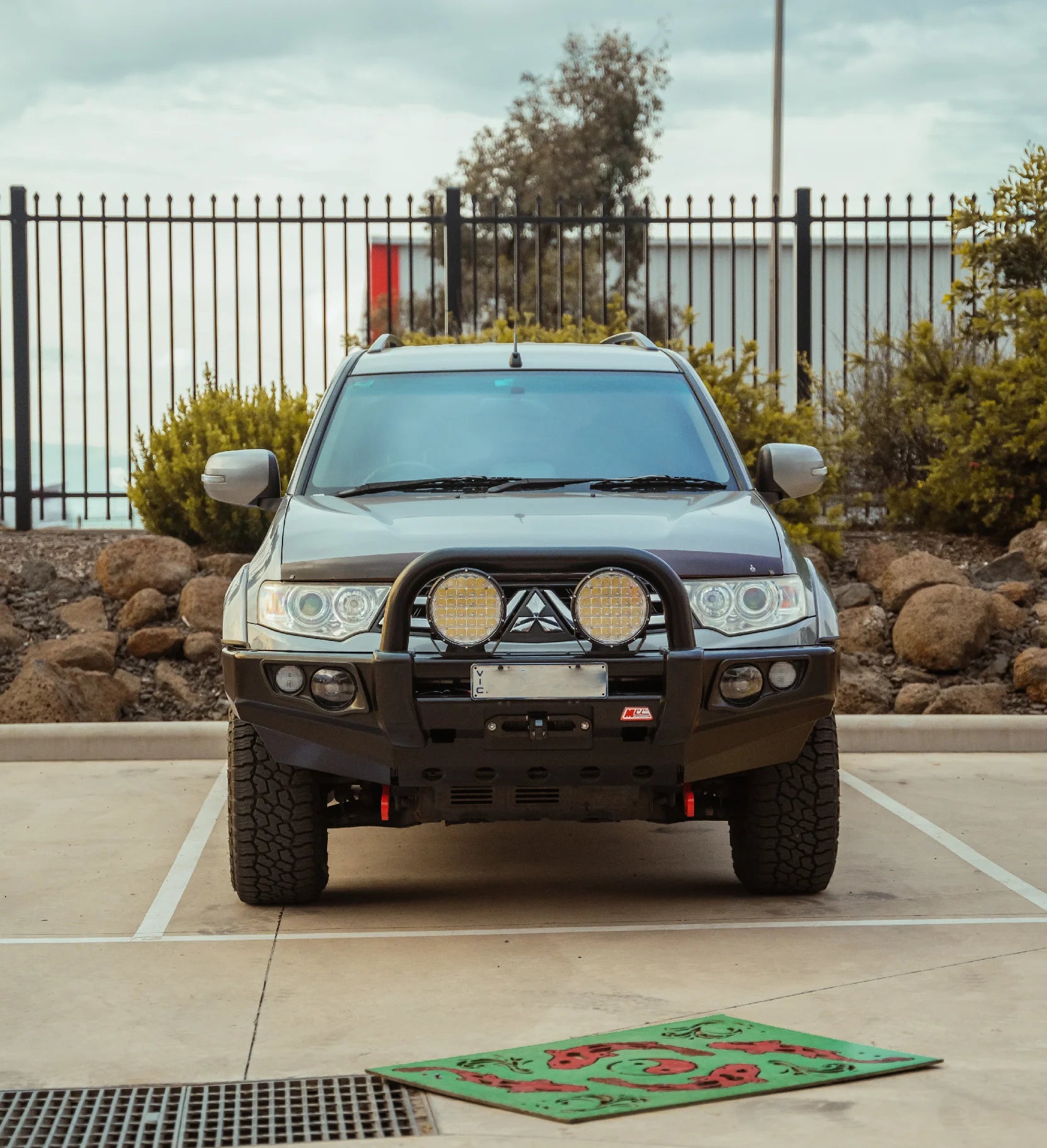 Triton ML,MN 2006-2015 707-01 Falcon Bull Bar Single Black Loops Package (LED Foglight) - SKU MCC-02002-701SBLFOGUP