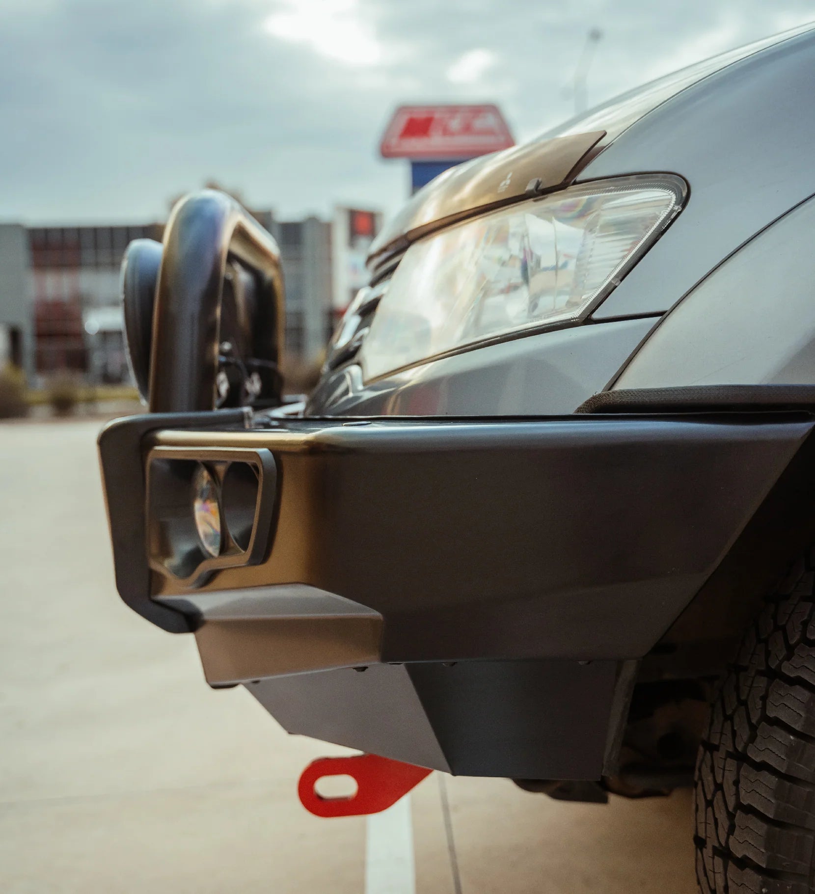 Triton ML,MN 2006-2015 707-01 Falcon Bull Bar Single Black Loops Package (LED Foglight) - SKU MCC-02002-701SBLFOGUP