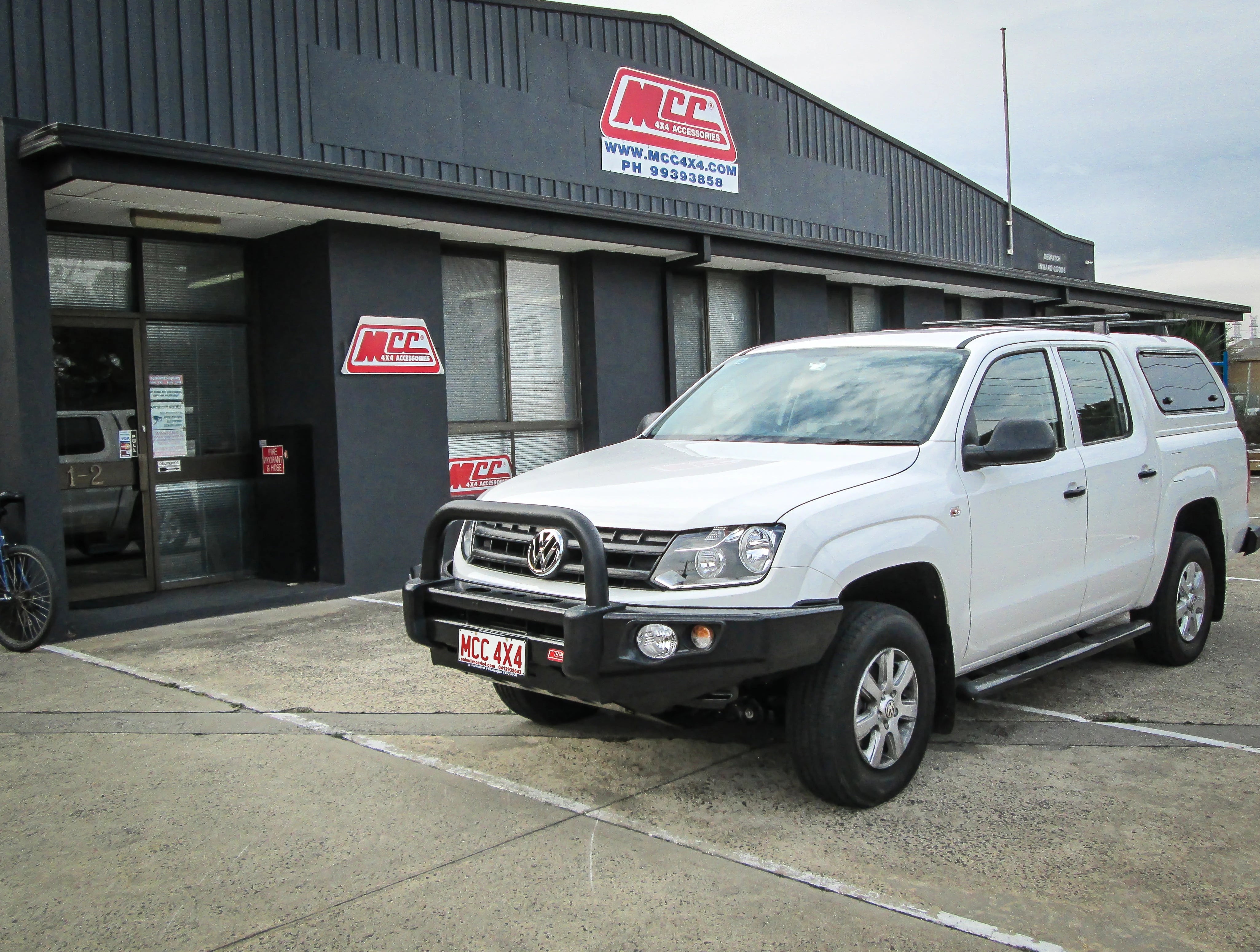 Amarok 2011-2022 707-01 Falcon Bull Bar Single Black Loops Package (No Foglight) - SKU MCC-04001-701SBL