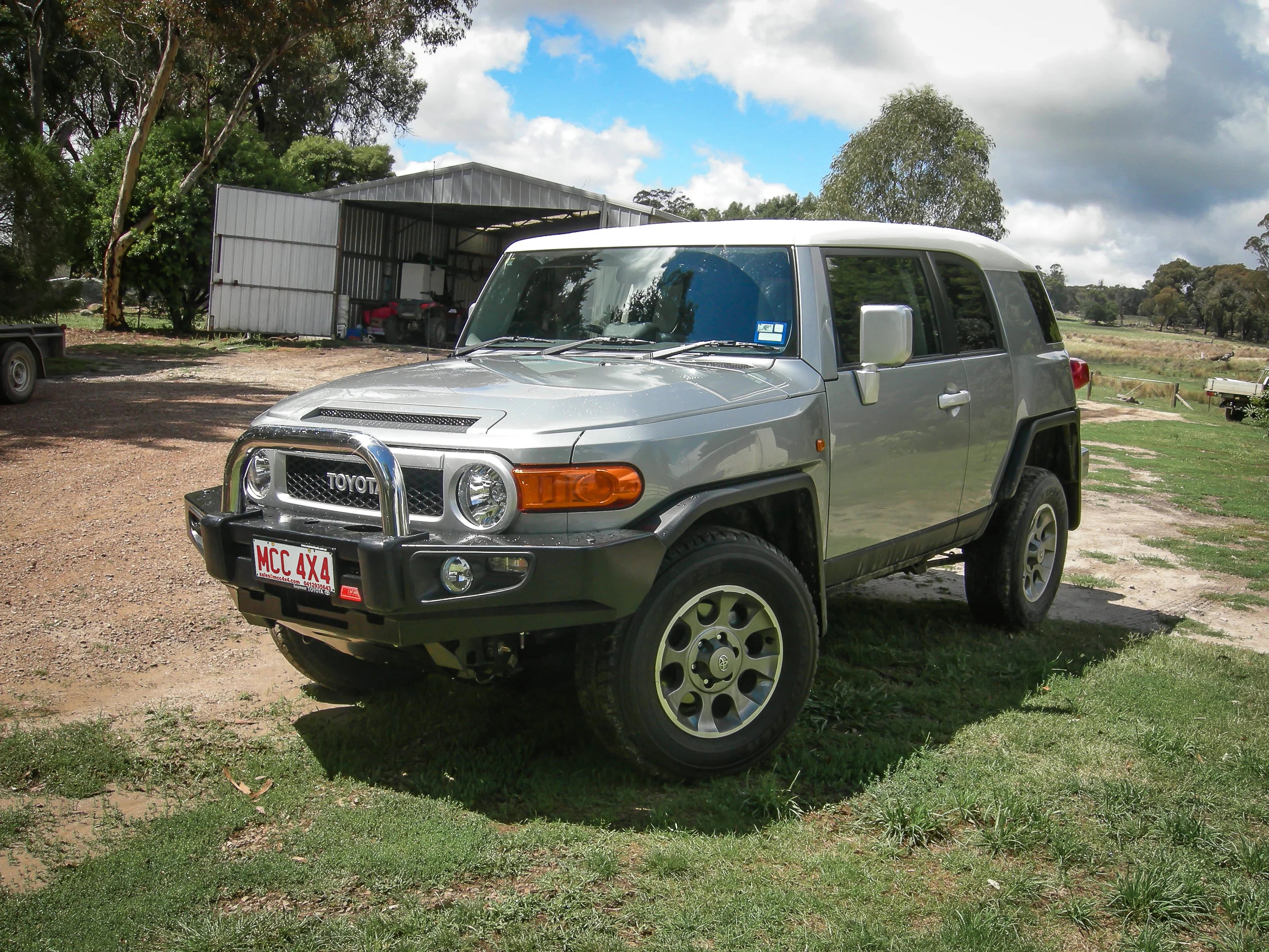 FJ Cruiser XJ10 2006-2017 707-01 Falcon Bull Bar Triple Stainless Loops Package (LED Foglight) - SKU MCC-01012-701FOGUP