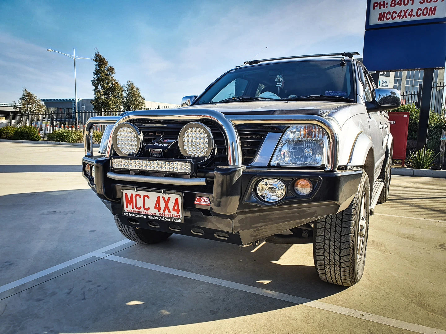 Dmax 2003-2006/ Holden Rodeo RA 707-01 Falcon Bull Bar Triple Stainless Loop Package (No Foglight)- SKU MCC-07001-701UP