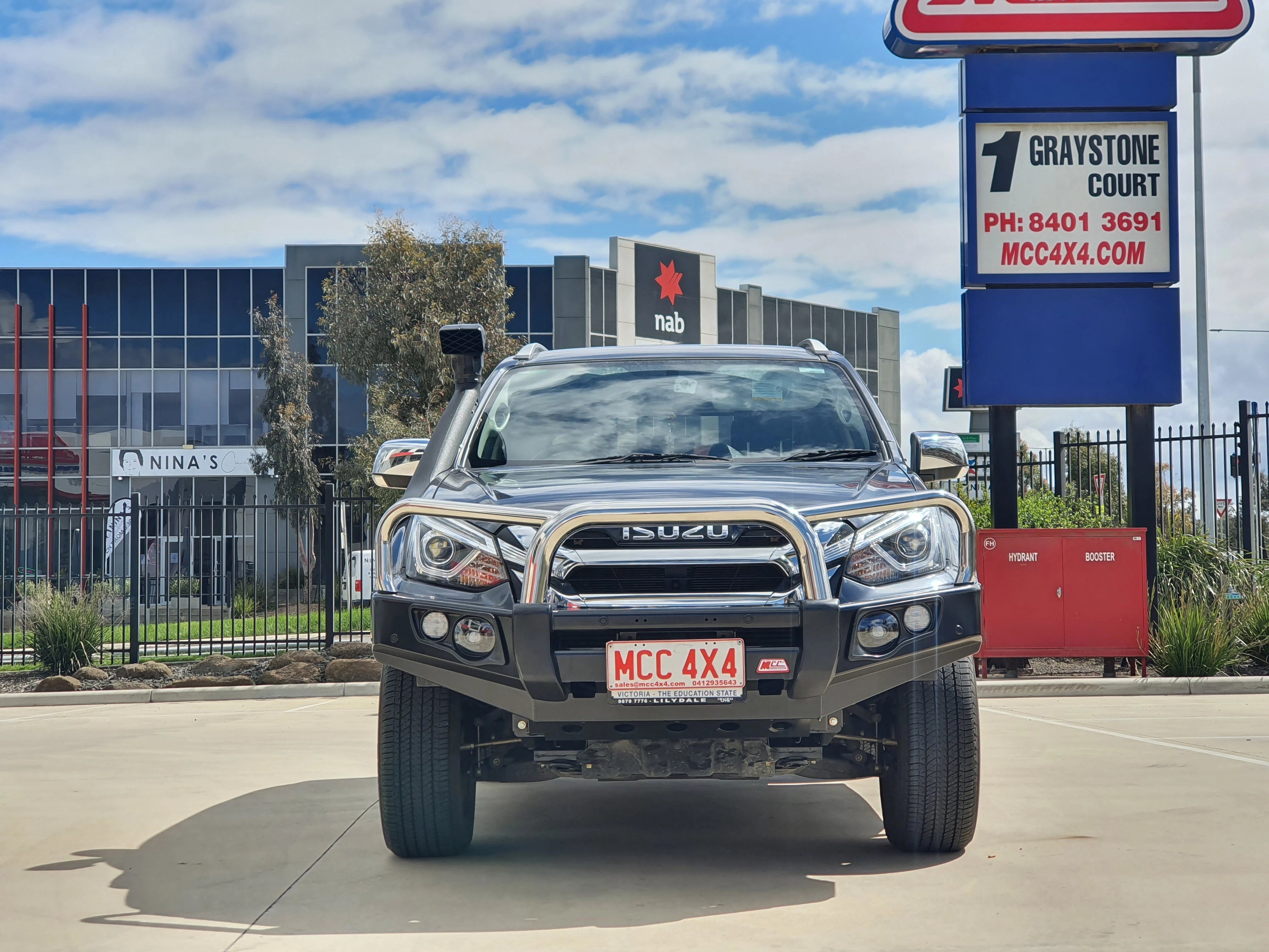 Dmax facelift 2017-2020 707-01 Falcon Bull Bar Triple Stainless Loop Package (No Foglight) - SKU MCC-08005-701UP