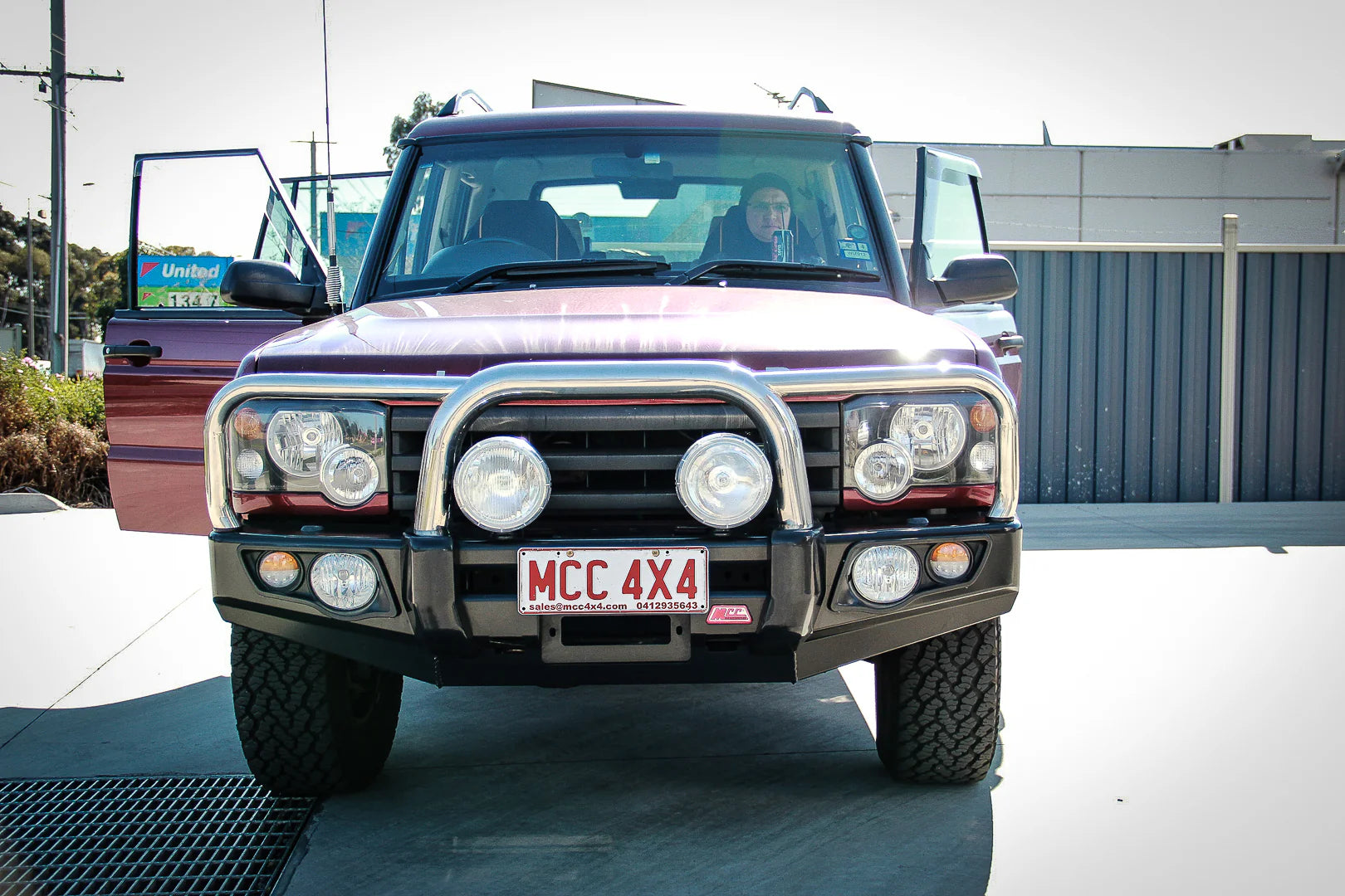 Discovery l,ll 1989-2004 707-01 Falcon Bull Bar Triple Stainless Loops Package (LED Foglight) - SKU MCC-09001-701FOGUP