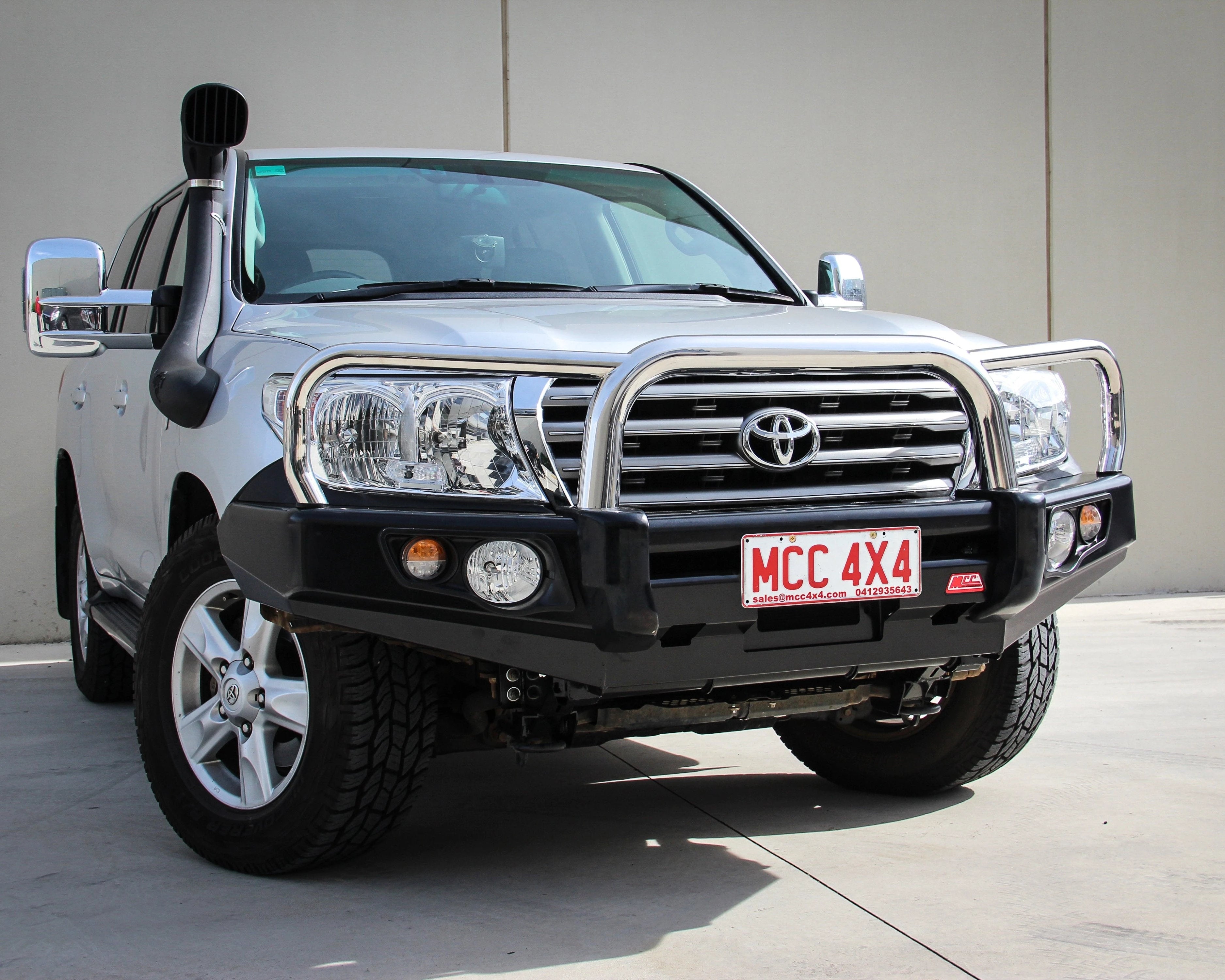 Land Cruiser 200 Series Prefacelift 707-01 Falcon Bull Bar Triple Stainless Loops (No Foglight) - SKU MCC-01008-701UP
