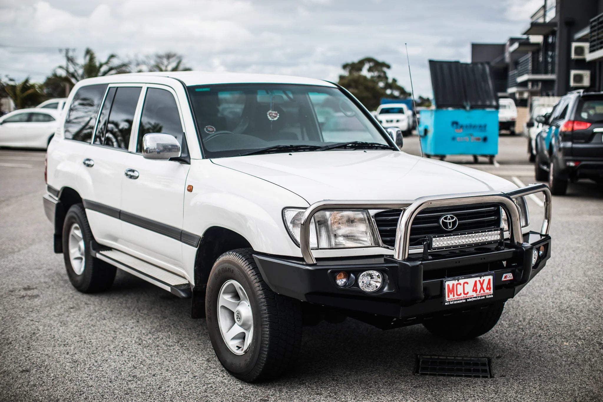 Land Cruiser 100/105 Series 1998-2007 707-01 Falcon Bull Bar Triple Stainless Loops Package (LED Foglight) - SKU MCC-01007-701FOGUP