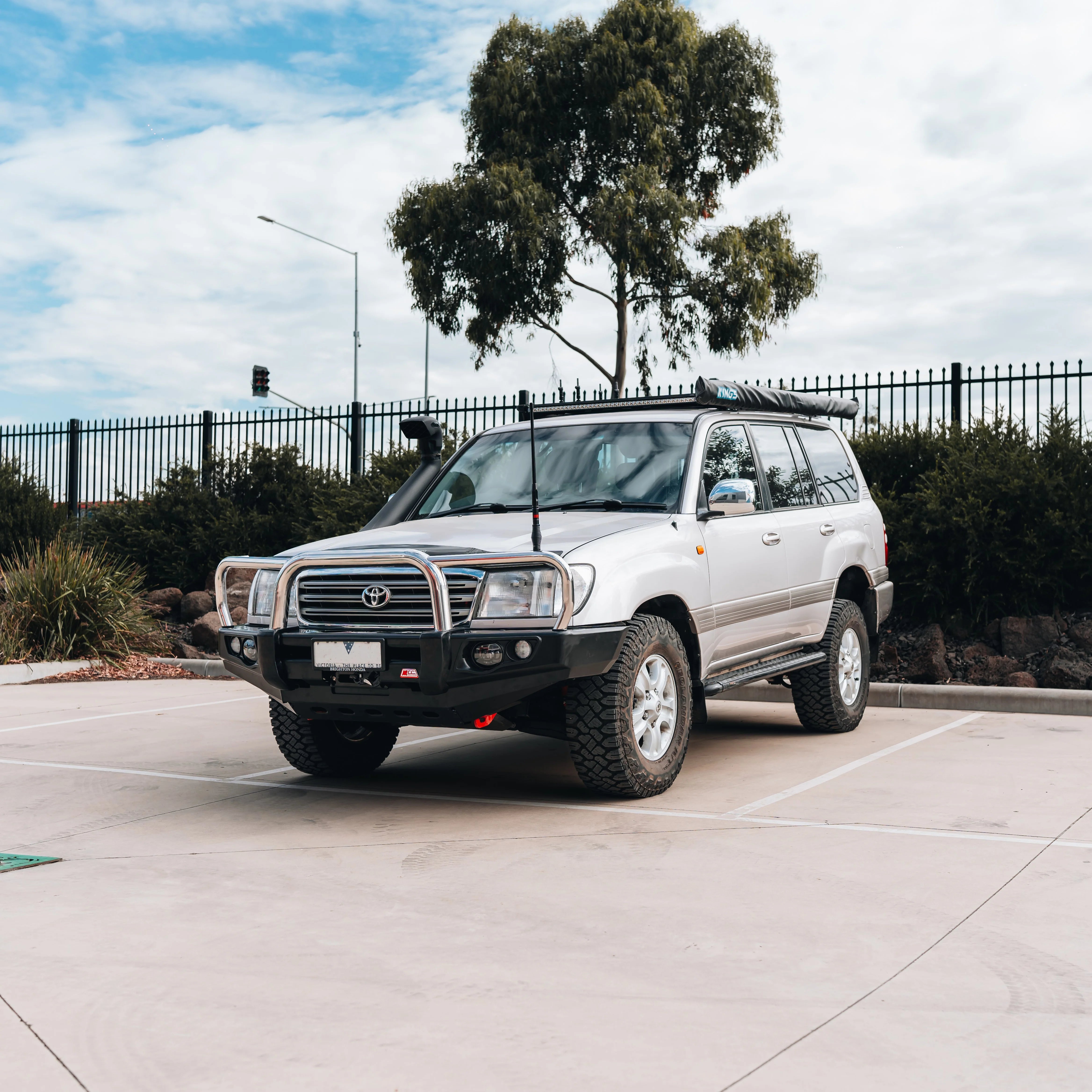 Land Cruiser 100/105 Series 1998-2007 707-01 Falcon Bull Bar Triple Stainless Loops Package (LED Foglight) - SKU MCC-01007-701FOGUP