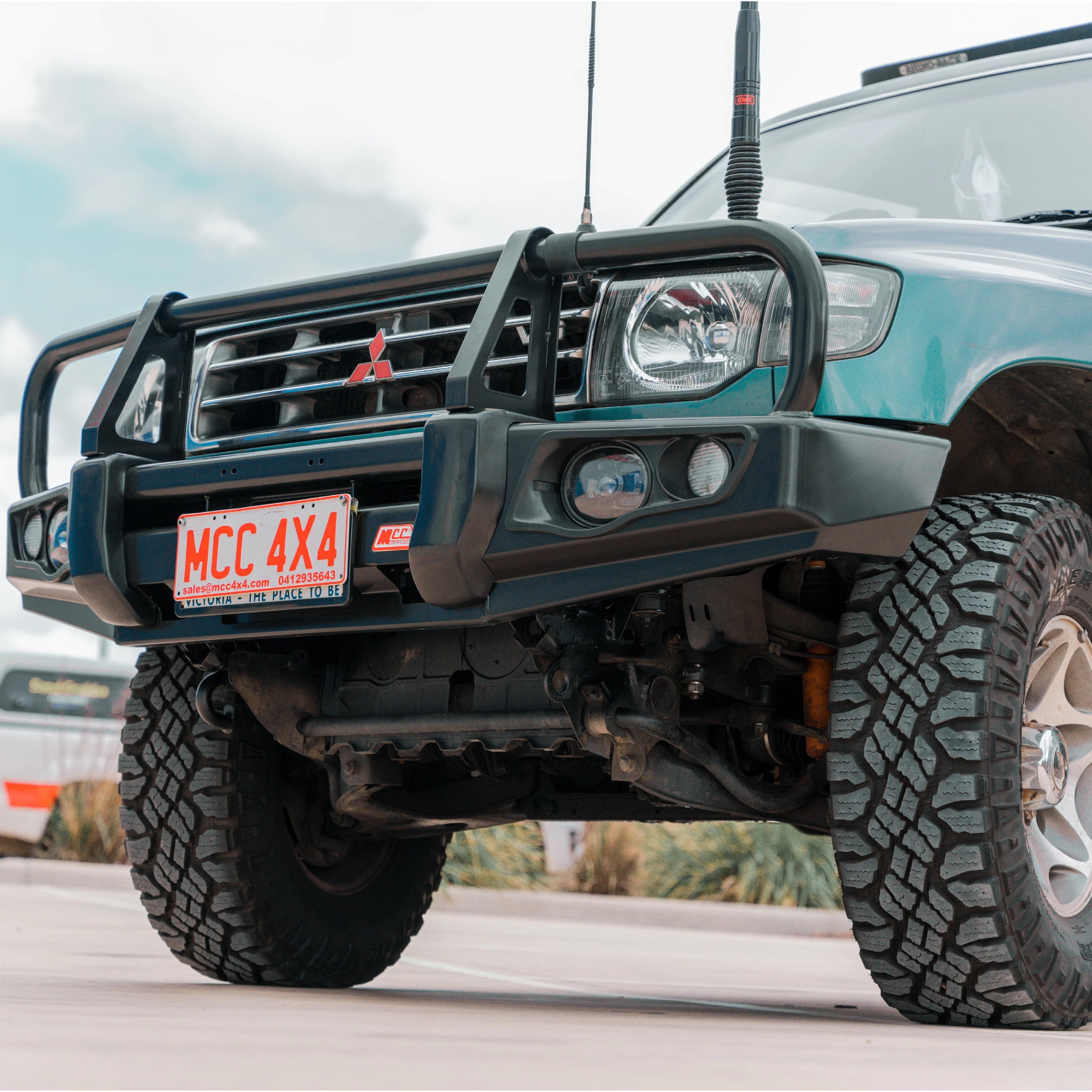 Pajero NH,NL 1991-1999 707-02 Falcon Bull Bar Black A-Frame Package (No Foglight) - SKU MCC-02007-702