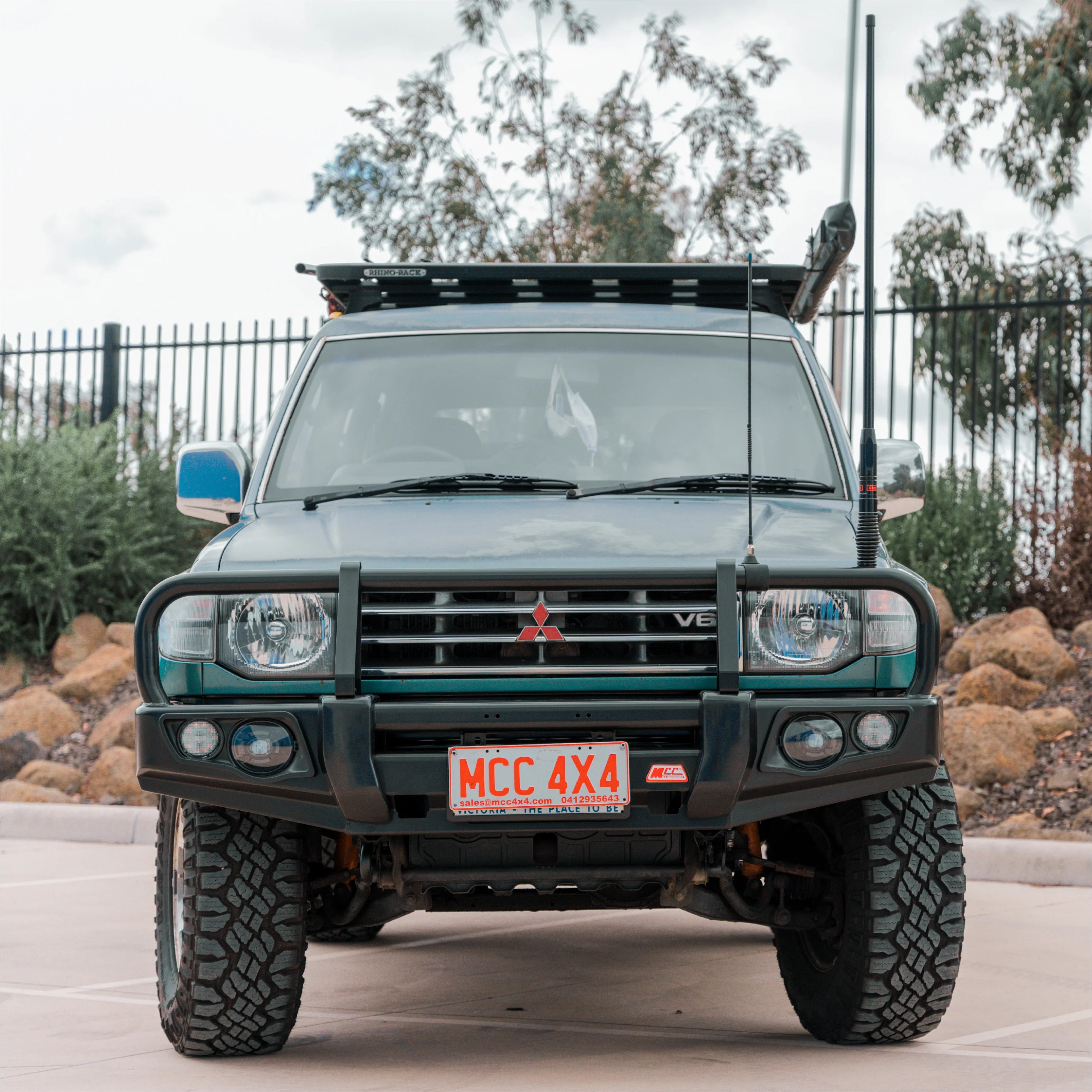 MITSUBISHI PAJERO NH,NL 91-99 FALCON BAR+BRACKET+UP (LED FOG LIGHT)