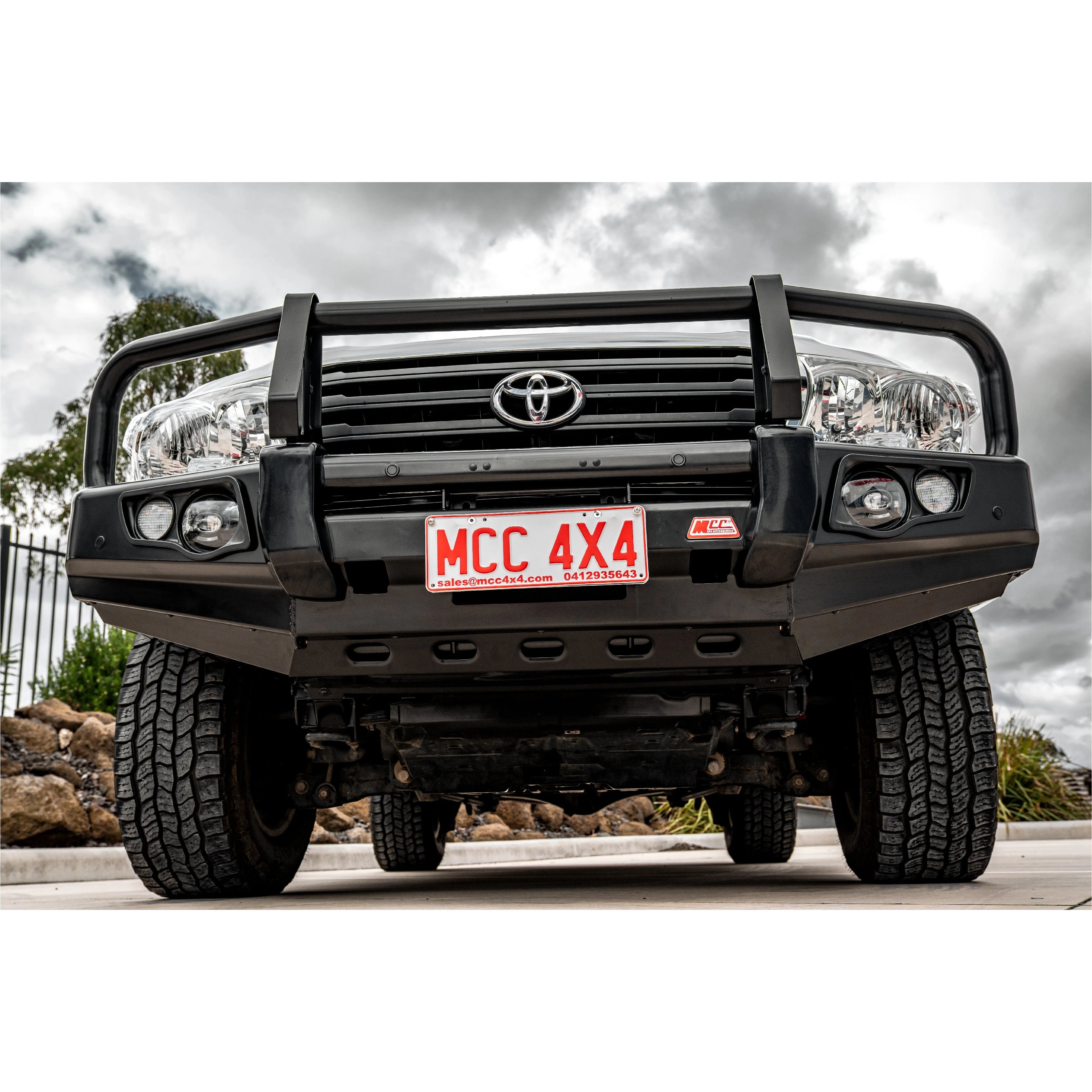 Land Cruiser 200 Series Prefacelift 707-02 Falcon Bull Bar Black A-Frame Package (No Foglight) - SKU MCC-01008-702UP