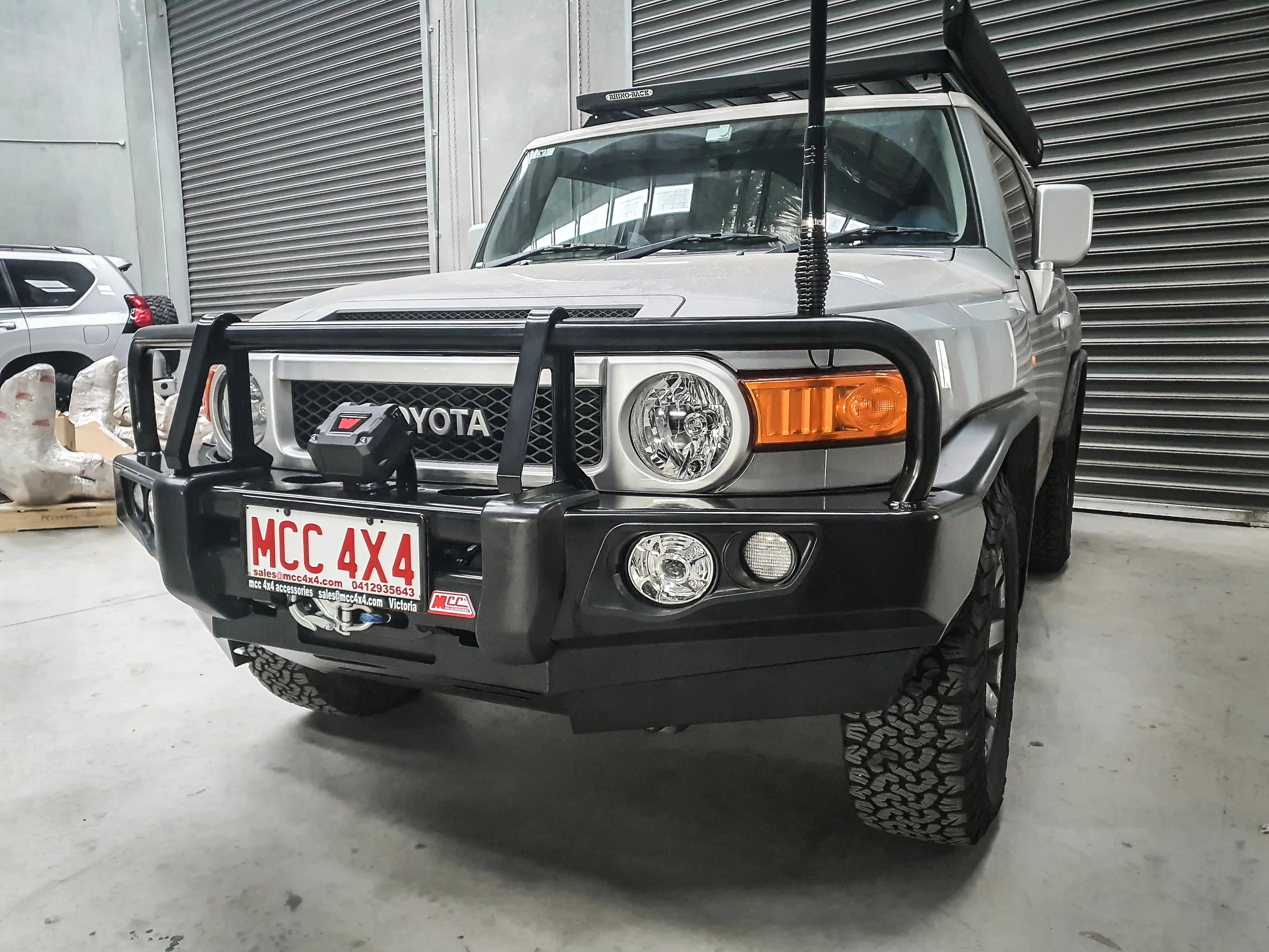 FJ Cruiser XJ10 2006-2017 707-02  Falcon Bull Bar Black A-Frame Package (LED Foglight) - SKU MCC-01012-702FOGUP