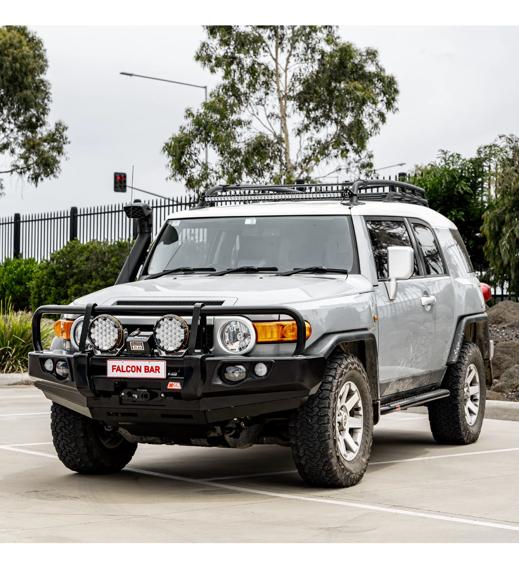 FJ Cruiser XJ10 2006-2017 707-02  Falcon Bull Bar Black A-Frame Package (LED Foglight) - SKU MCC-01012-702FOGUP
