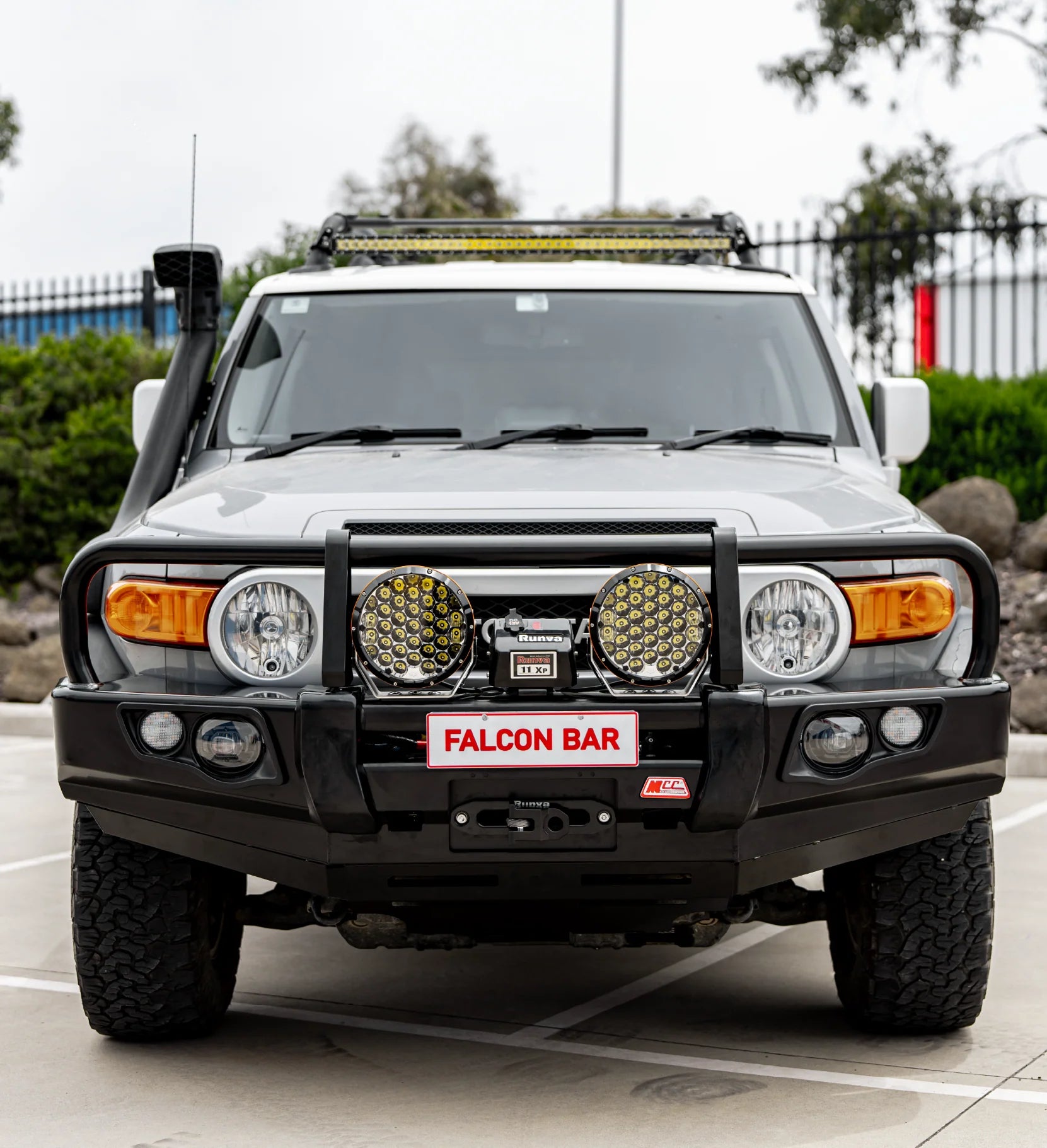 FJ Cruiser XJ10 2006-2017 707-02  Falcon Bull Bar Black A-Frame Package (LED Foglight) - SKU MCC-01012-702FOGUP