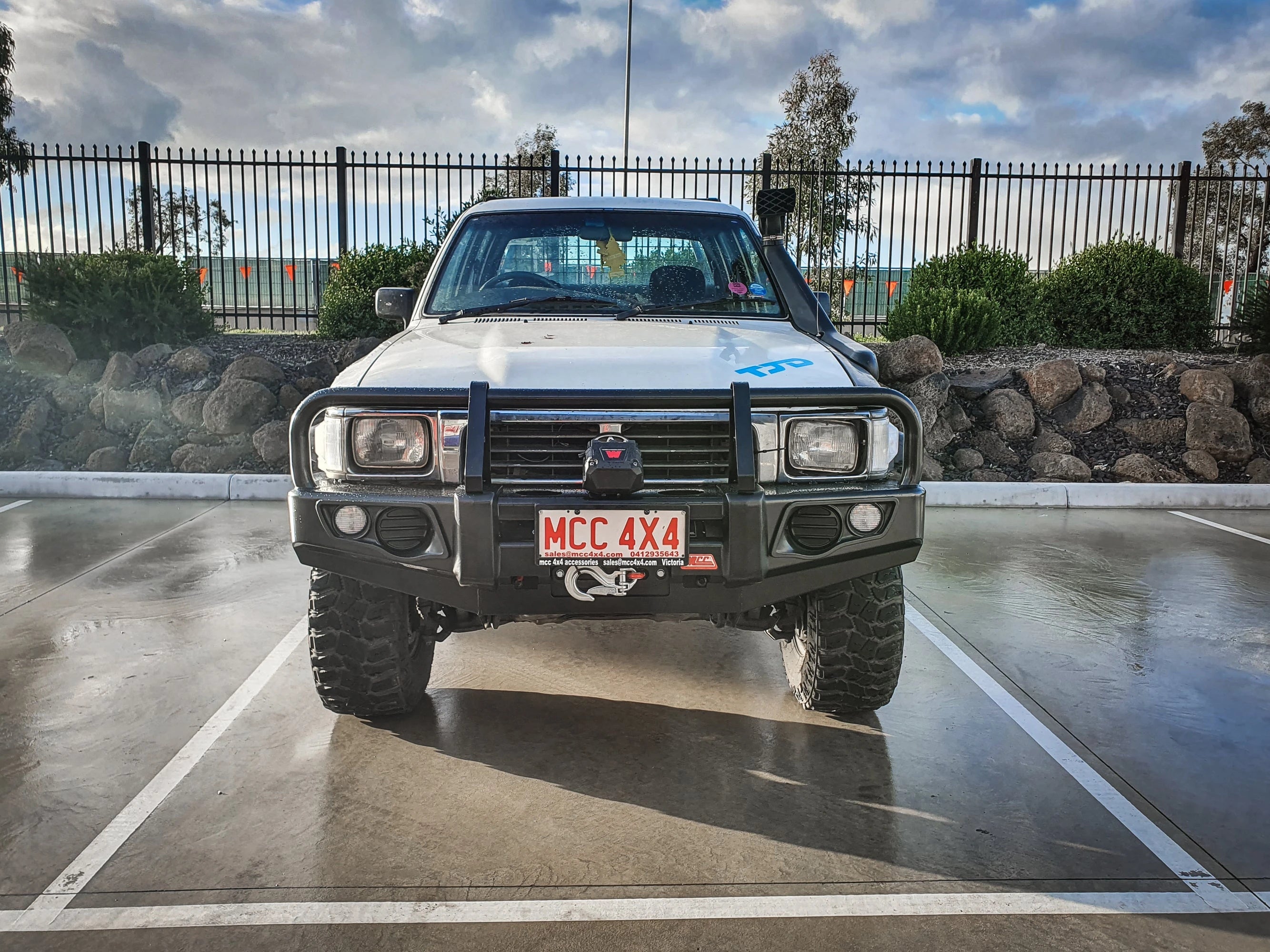 Hilux LN105/LN106 (Live) 1988-1997 707-02 Falcon Bull Bar A-Frame Package (No Foglight) - SKU MCC-01000-702