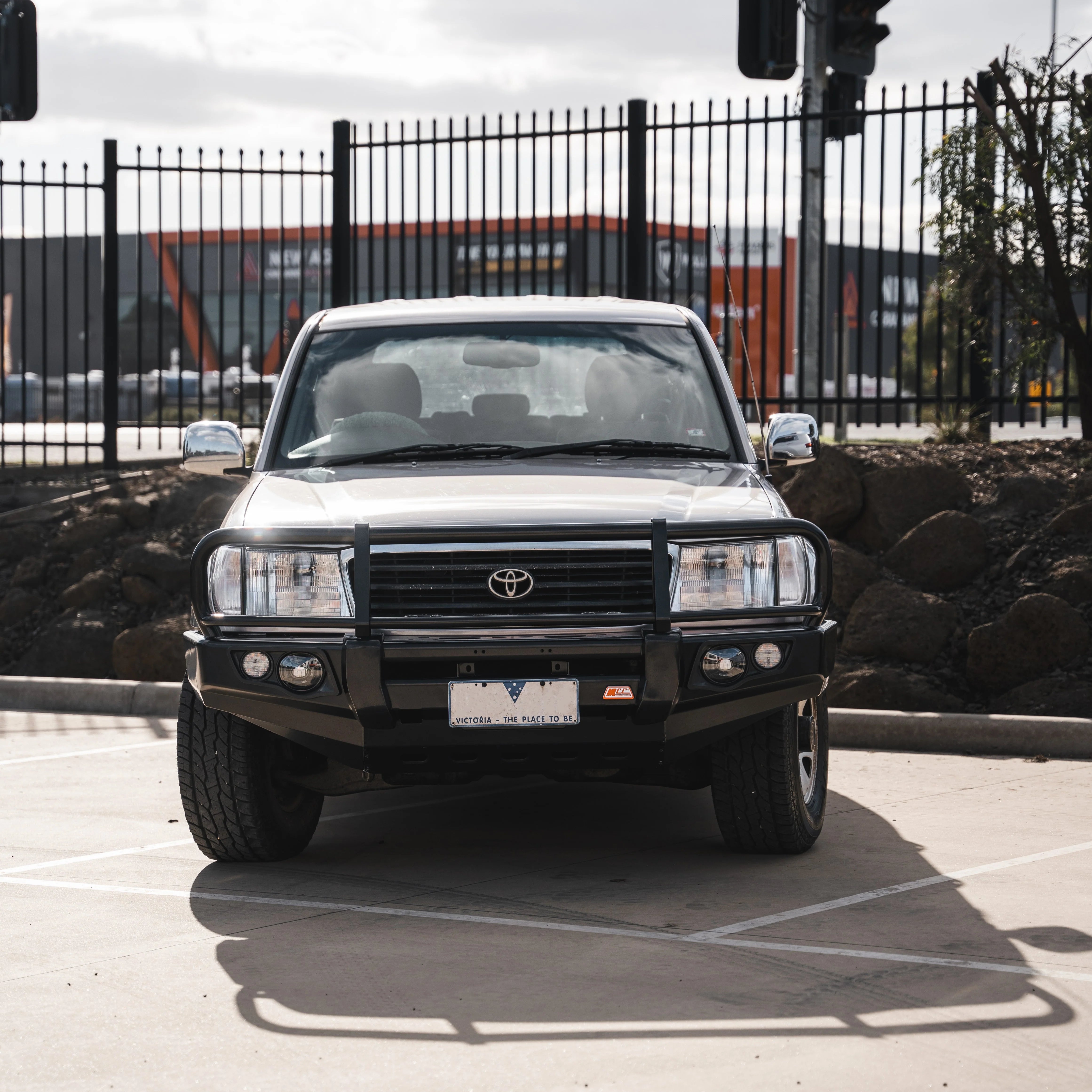 Land Cruiser 100/105 Series 1998-2007 707-02 Falcon Bull Bar A-Frame Package (LED Foglight) - SKU MCC-01007-702FOGUP