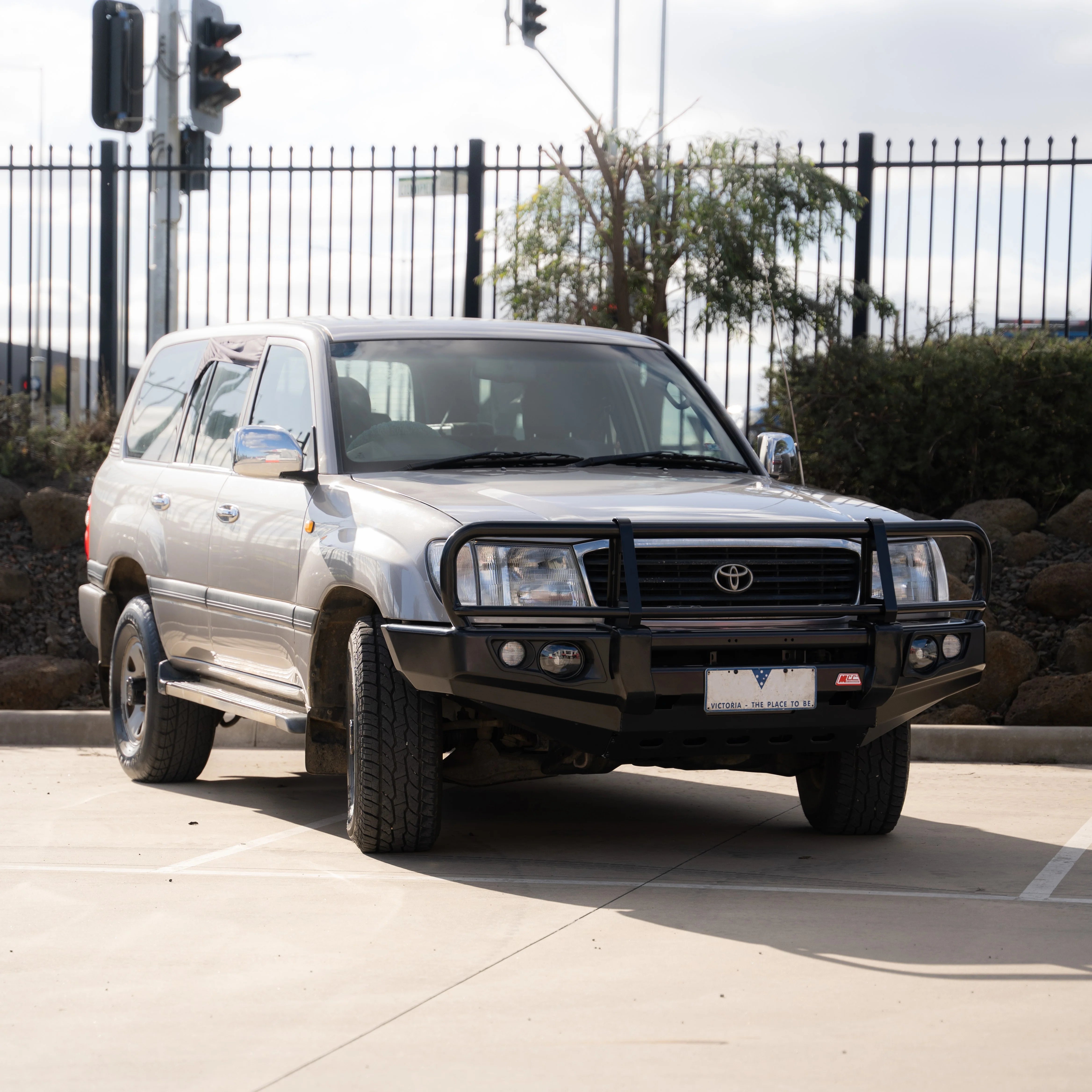 Land Cruiser 100/105 Series 1998-2007 707-02 Falcon Bull Bar A-Frame Package (LED Foglight) - SKU MCC-01007-702FOGUP