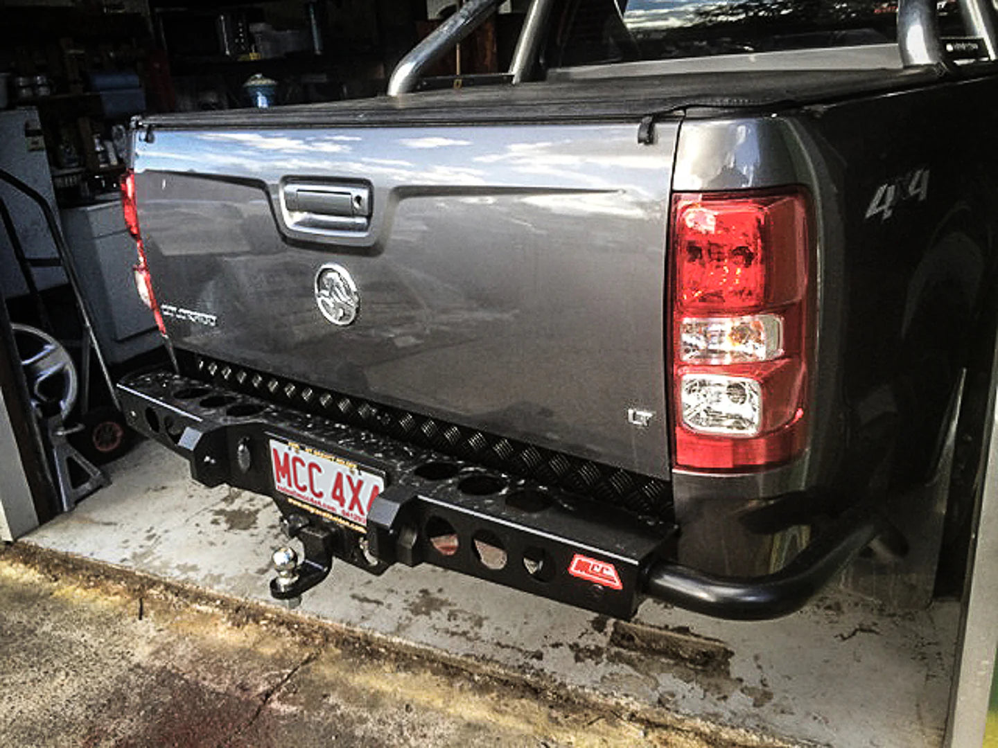 Dmax/Colorado RT RG 2012-2016 022-03 Jack Rear Bar With Light Kit Package - SKU MCC-08002-203L