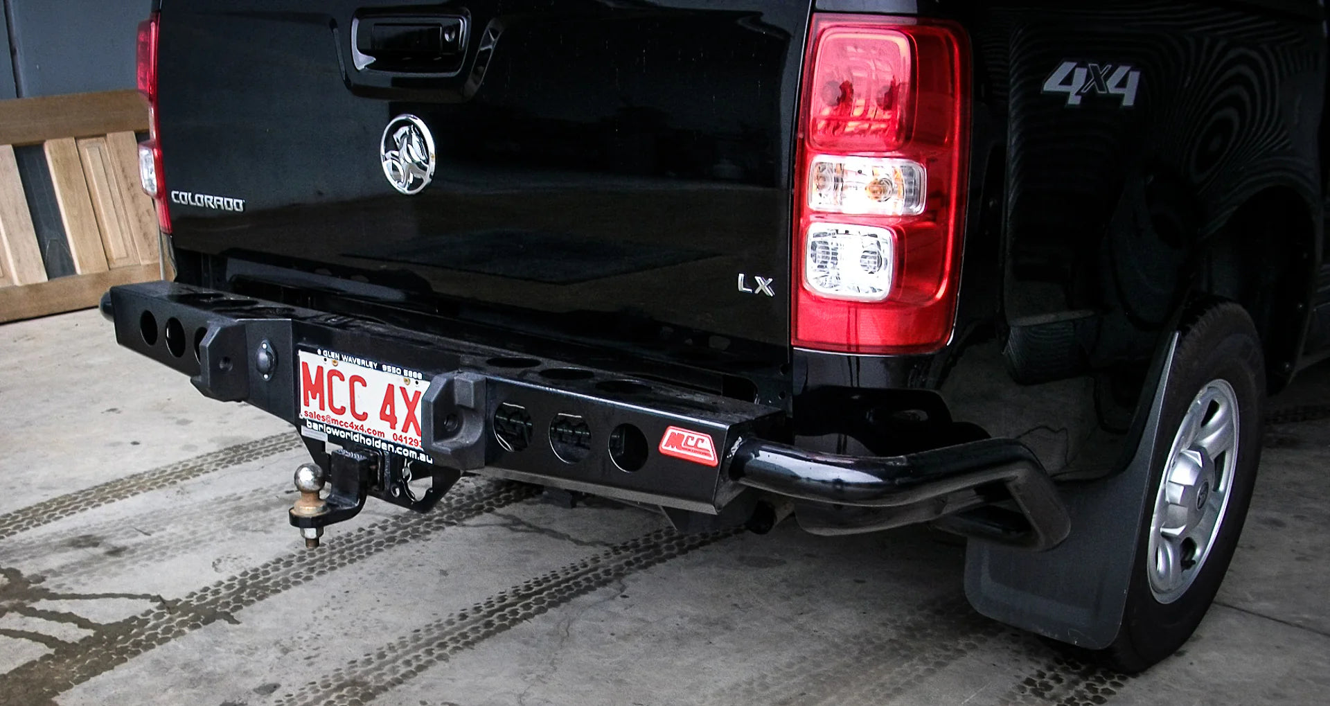 Dmax/Colorado RT RG 2012-2016 022-03 Jack Rear Bar With Light Kit Package - SKU MCC-08002-203L