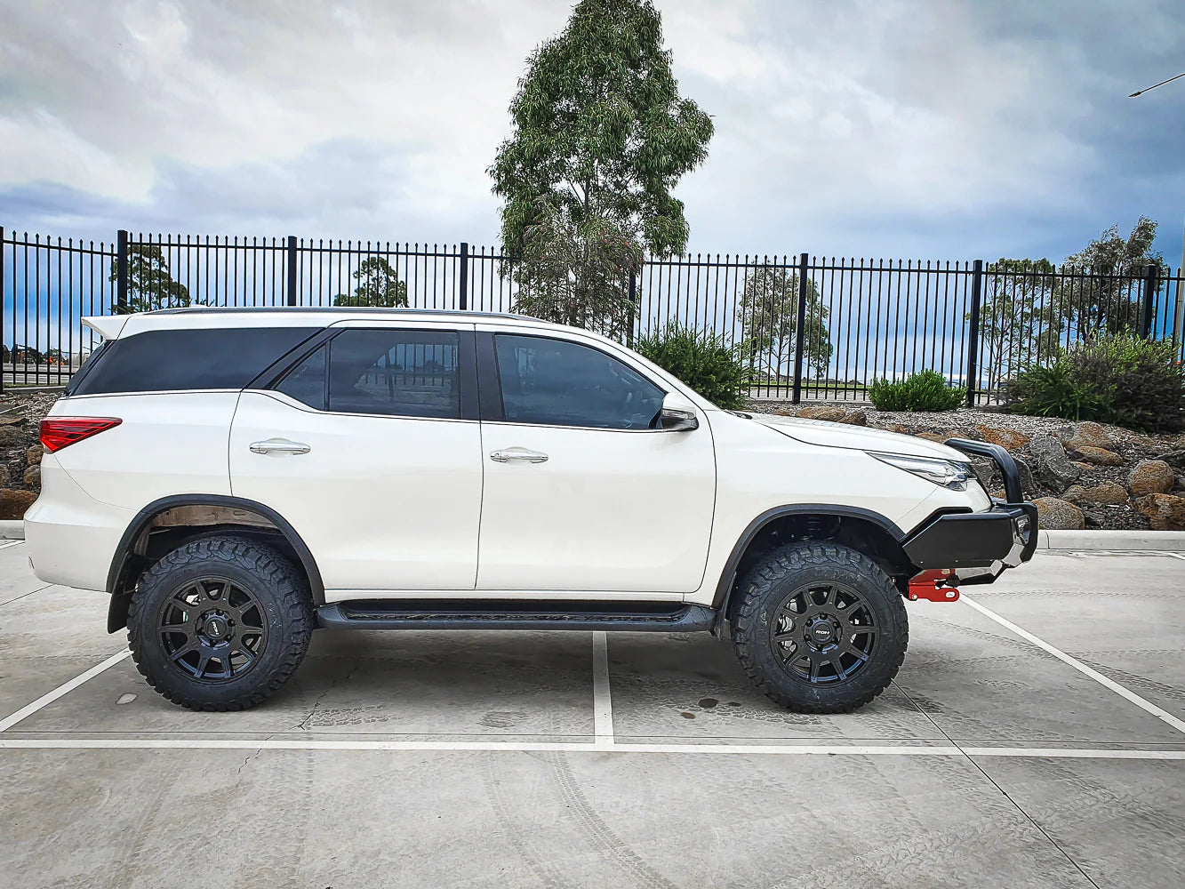 Fortuner 2015-2020 808-01 Phoenix Bull Bar Single Black Loops Package - SKU MCC-01018-801SBLUP