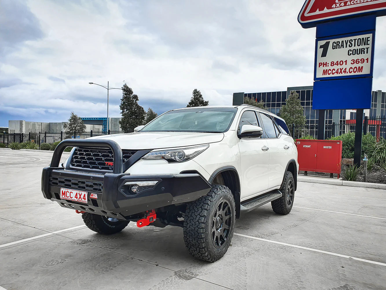 Fortuner 2015-2020 808-01 Phoenix Bull Bar Single Black Loops Package - SKU MCC-01018-801SBLUP