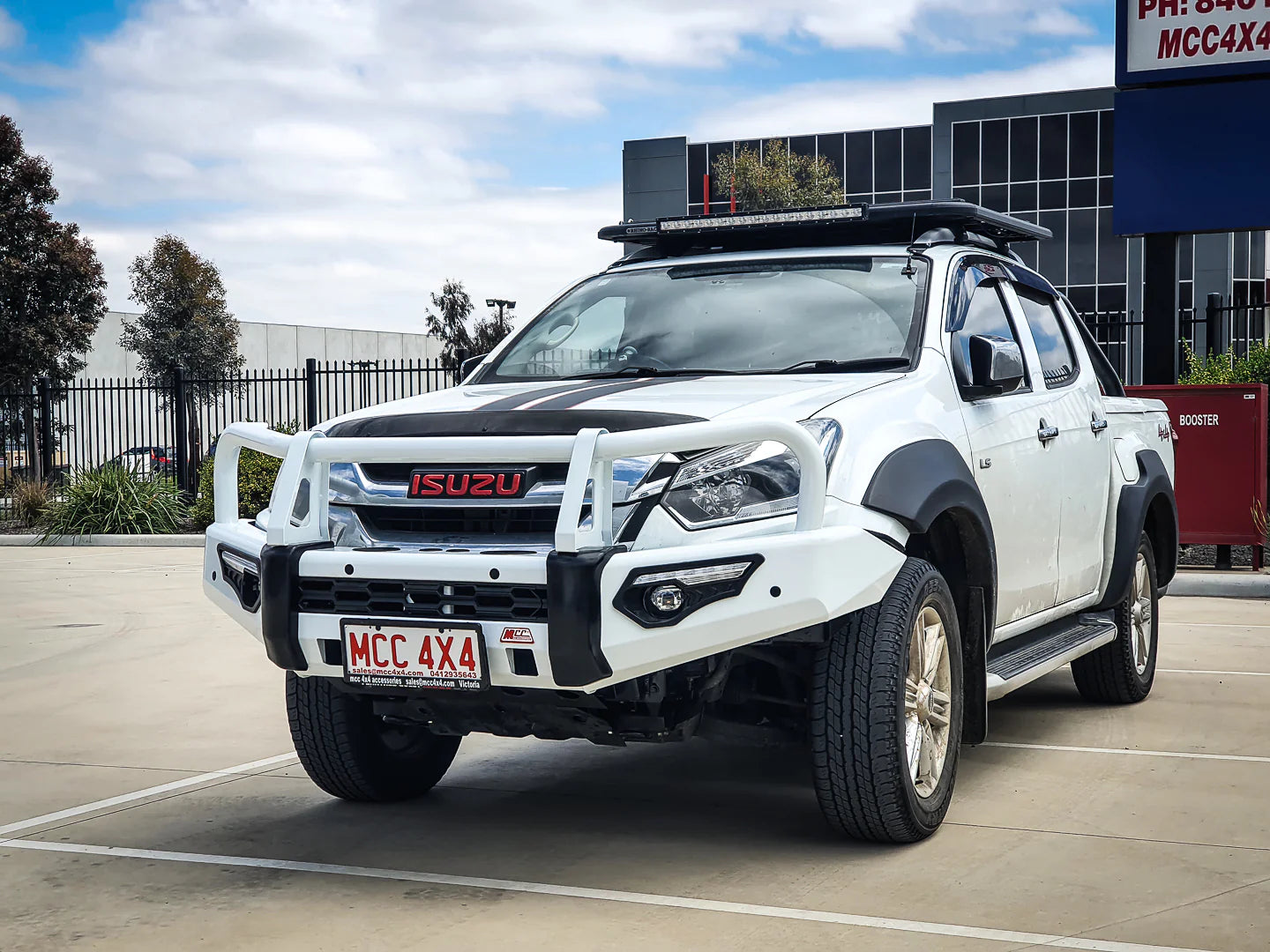 Dmax facelift 2017-2020 808-02 Phoenix Bull Bar A-Frame Package - SKU MCC-08005-802UP