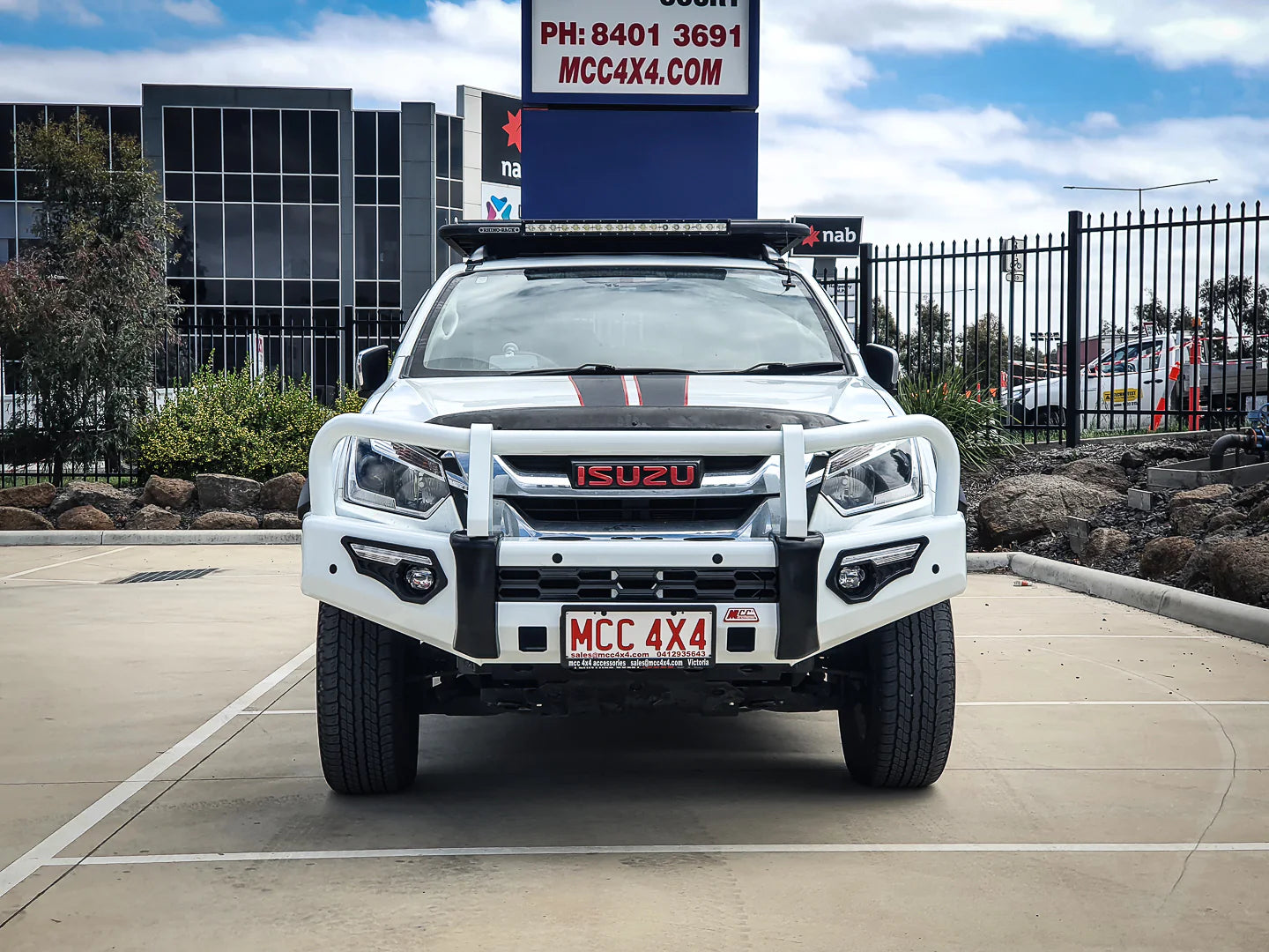 Dmax facelift 2017-2020 808-02 Phoenix Bull Bar A-Frame Package - SKU MCC-08005-802UP