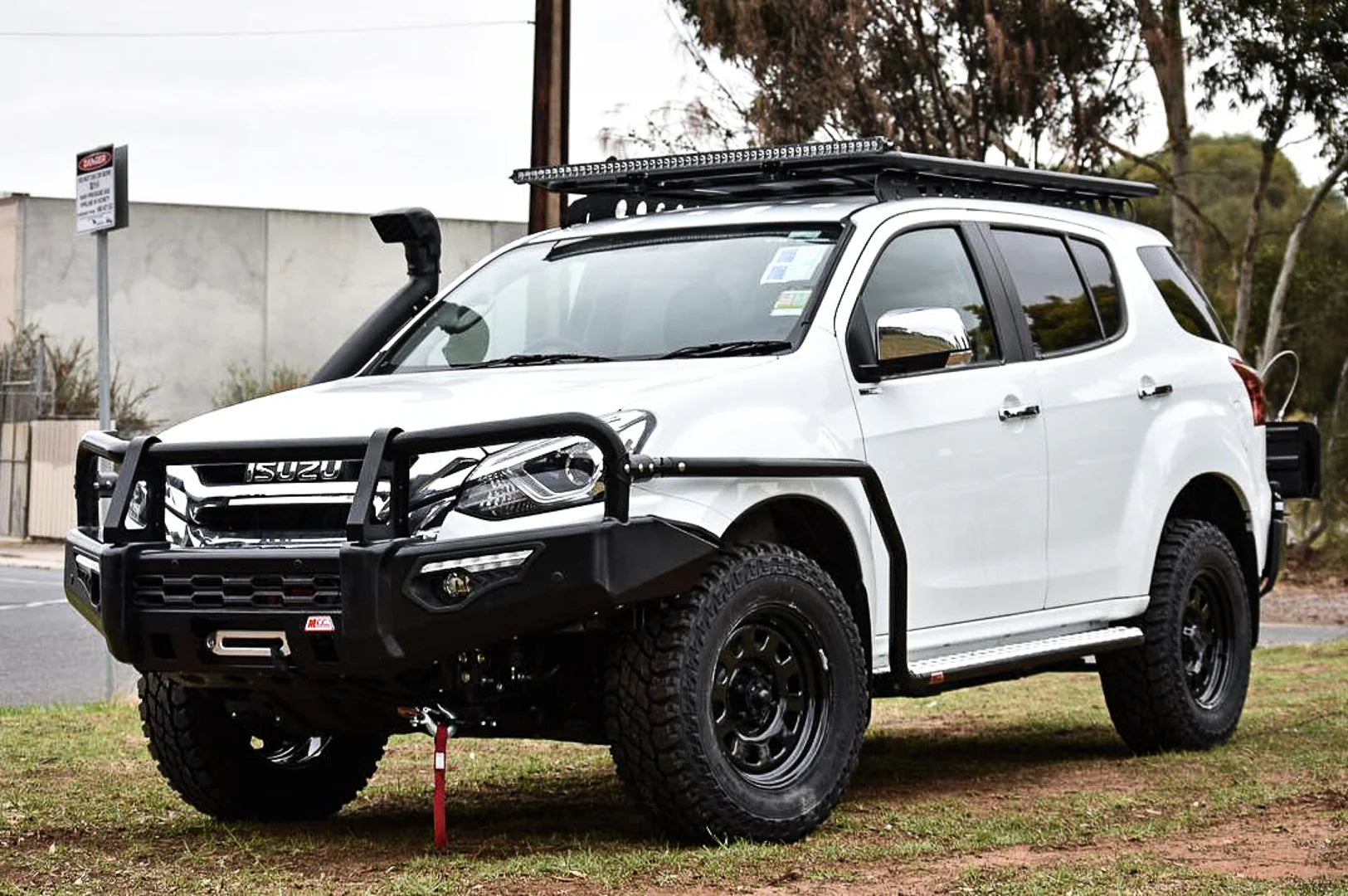 Dmax facelift 2017-2020 808-02 Phoenix Bull Bar A-Frame Package - SKU MCC-08005-802UP