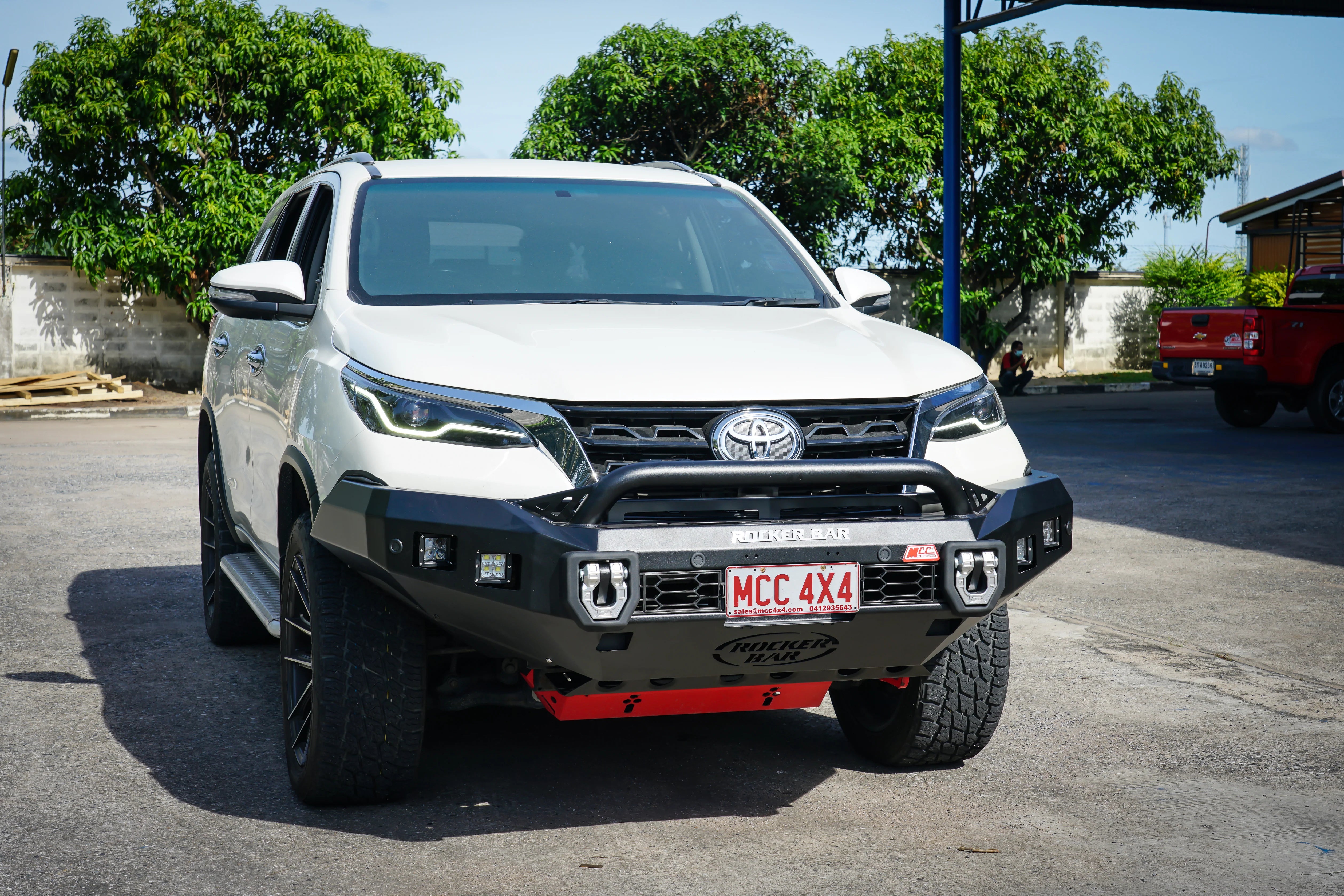 Fortuner 2021-On 078-01SQL Rocker Bull Bar Single Low Loop Package - SKU MCC-01022-7801SQLUP