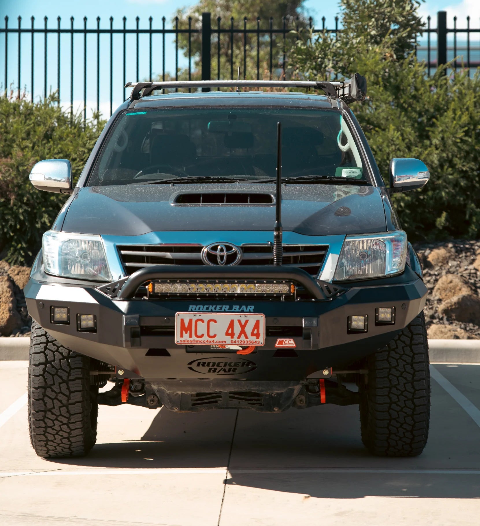 Hilux GGN25R 2005-2011 078-01SQL Rocker Bull Bar Single Low Loops Package - SKU MCC-01002-7801SQLUDP