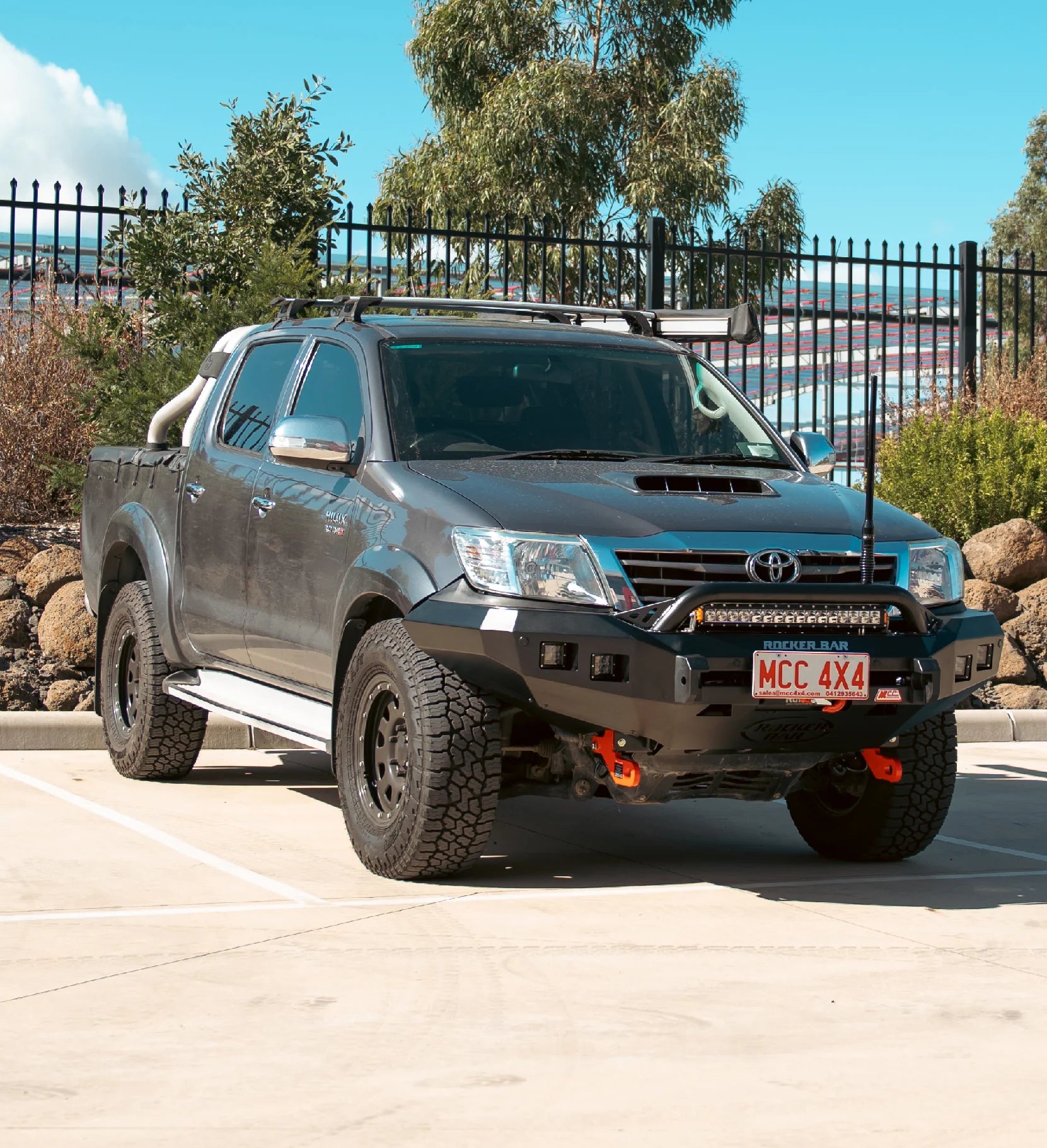 Hilux GGN25R 2005-2011 078-01SQL Rocker Bull Bar Single Low Loops Package - SKU MCC-01002-7801SQLUDP