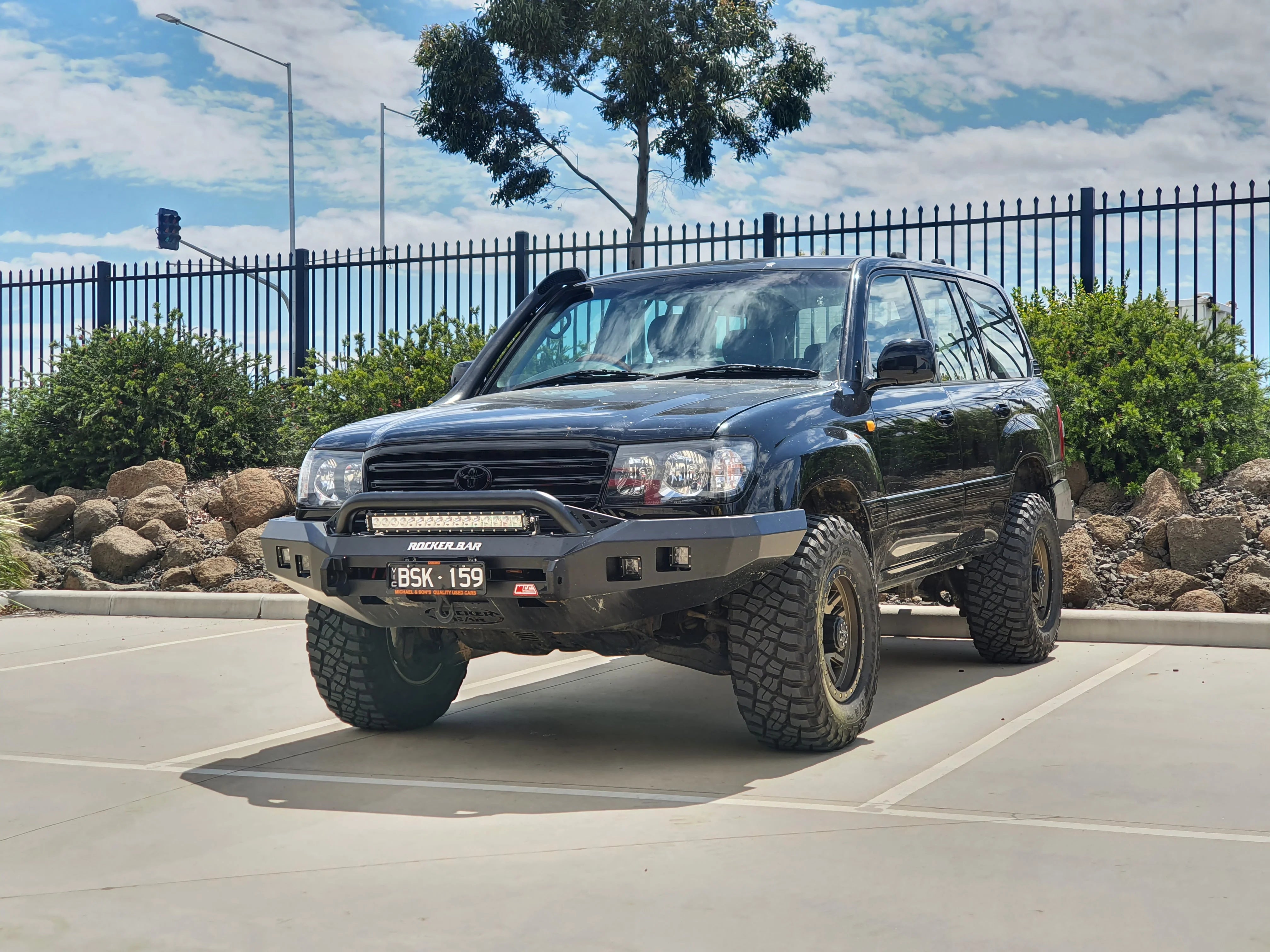 Land Cruiser 100/105 Series 1998-2007 078-01SQL Rocker Bull Bar Single Low Loops Package - SKU MCC-01007-7801SQLUP