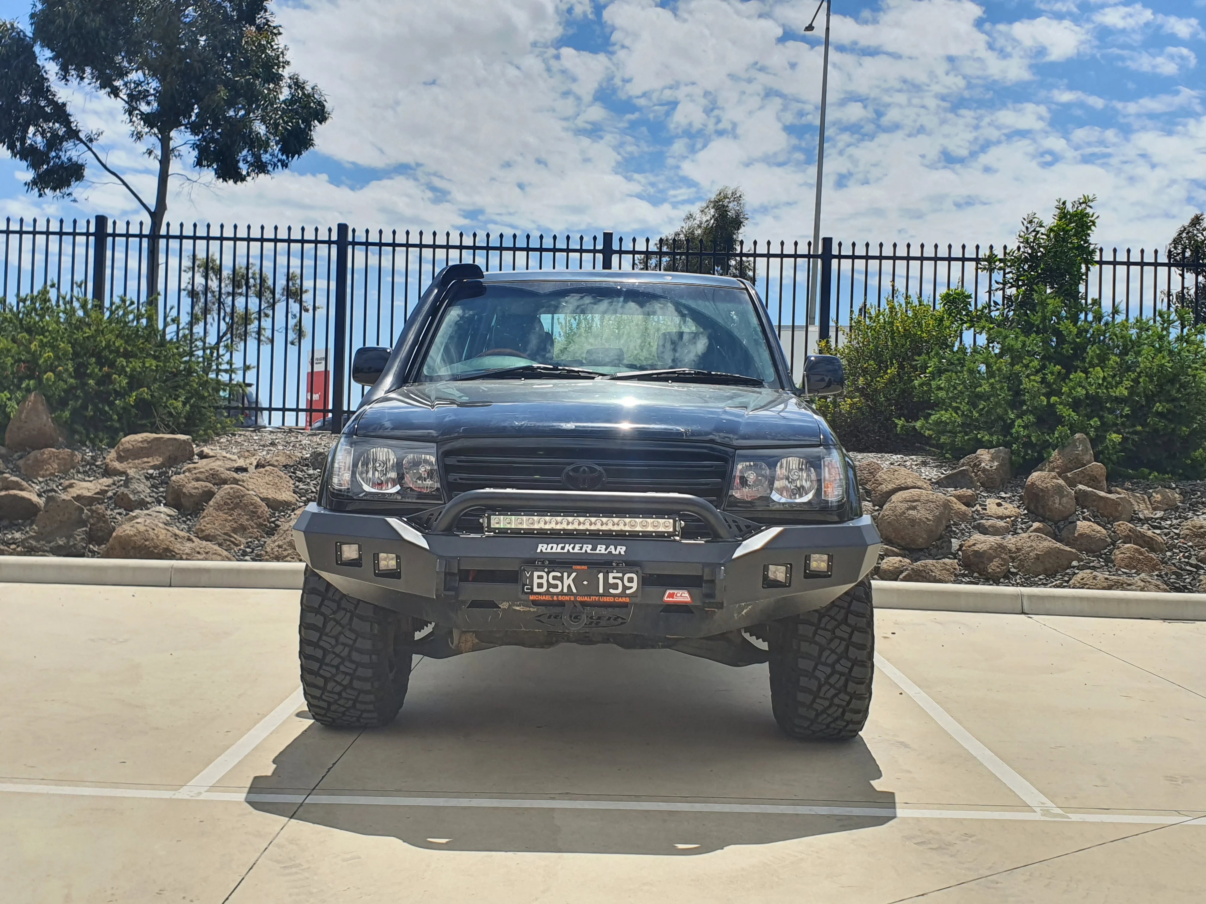 Land Cruiser 100/105 Series 1998-2007 078-01SQL Rocker Bull Bar Single Low Loops Package - SKU MCC-01007-7801SQLUP