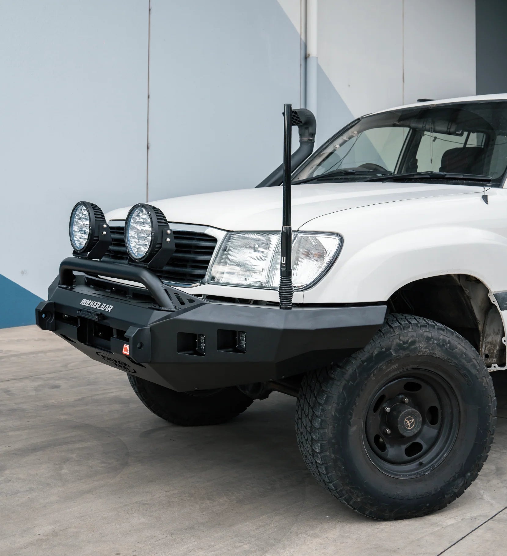 Land Cruiser 100/105 Series 1998-2007 078-01SQL Rocker Bull Bar Single Low Loops Package - SKU MCC-01007-7801SQLUP