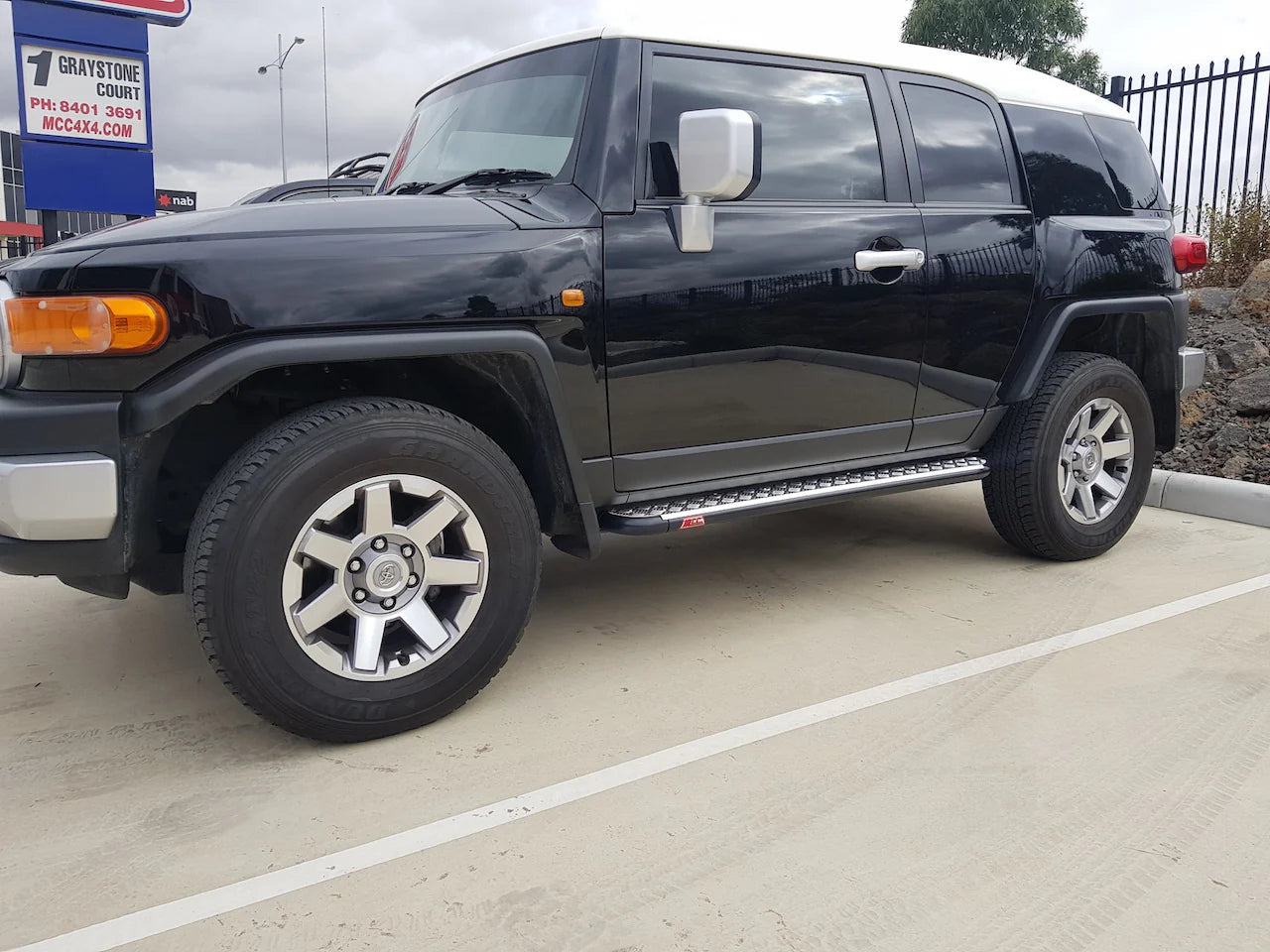 FJ Cruiser XJ10 2006-On 030-09BS Side Step Packang - SKU MCC-01012-309BS